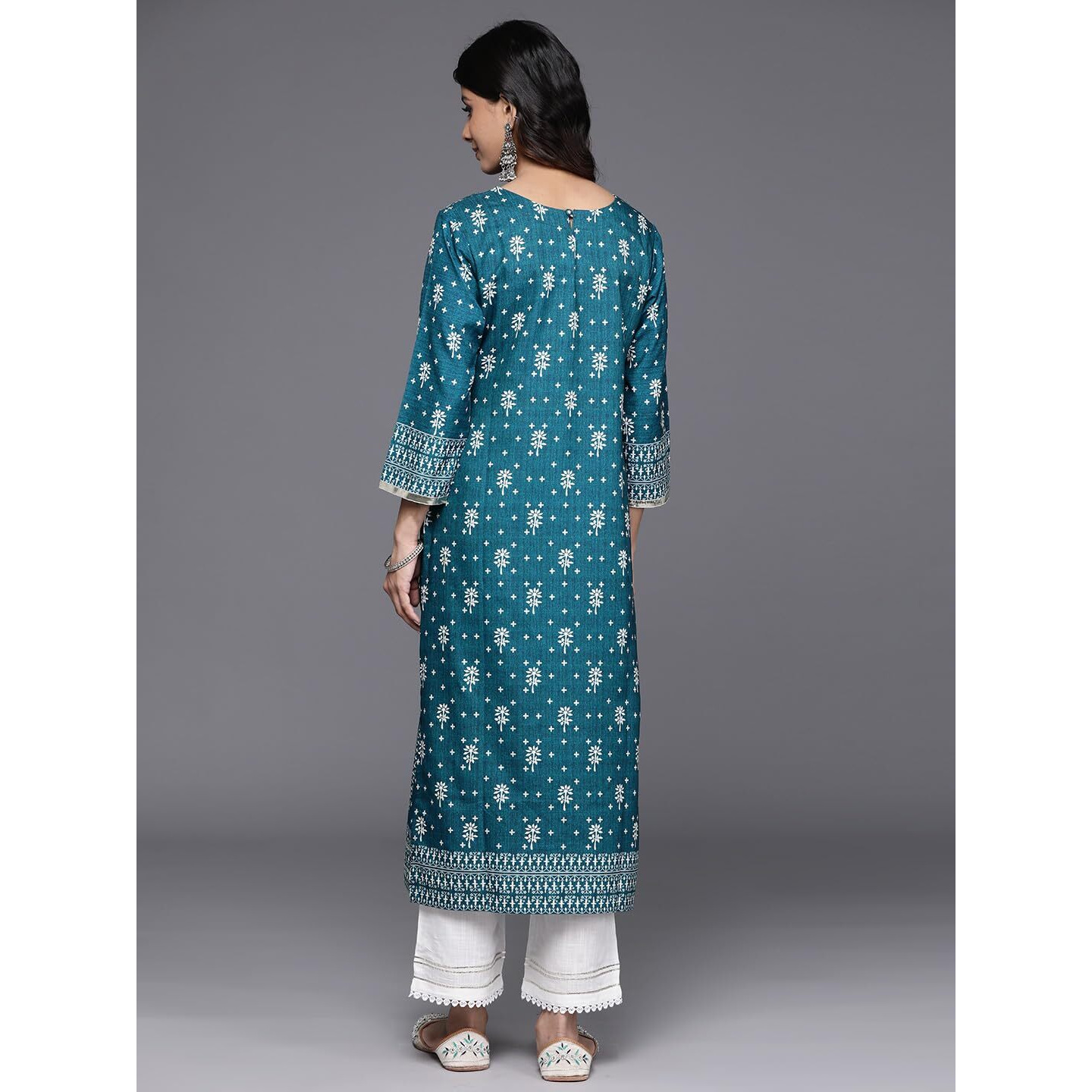 Teal Placement Printed Kurta With Round Neckline,Three Quarter Sleeves,Calf Length Straight Kurta,Side Slit,Straight Hemline.