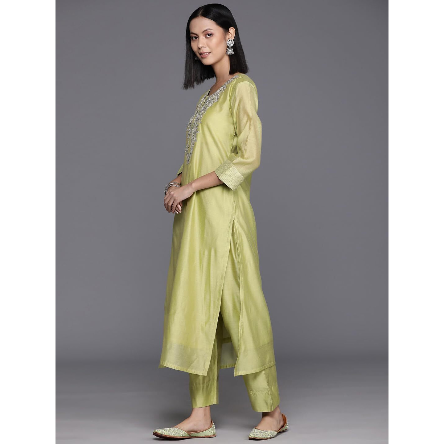 Varanga Floral Embroidered Regular Chanderi Silk Kurta With Trousers & Dupatta