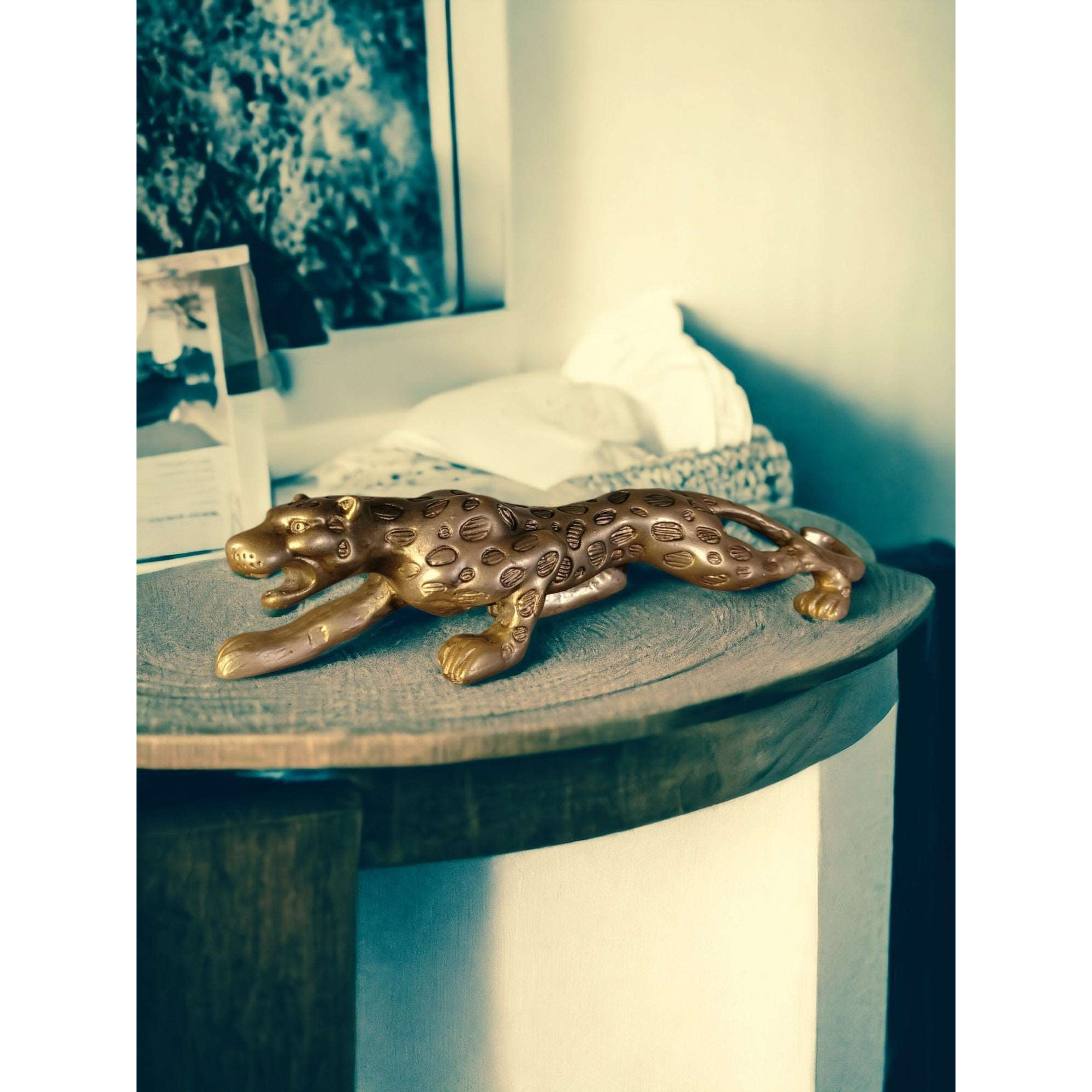 Leopard statue   - Stunning interior decor