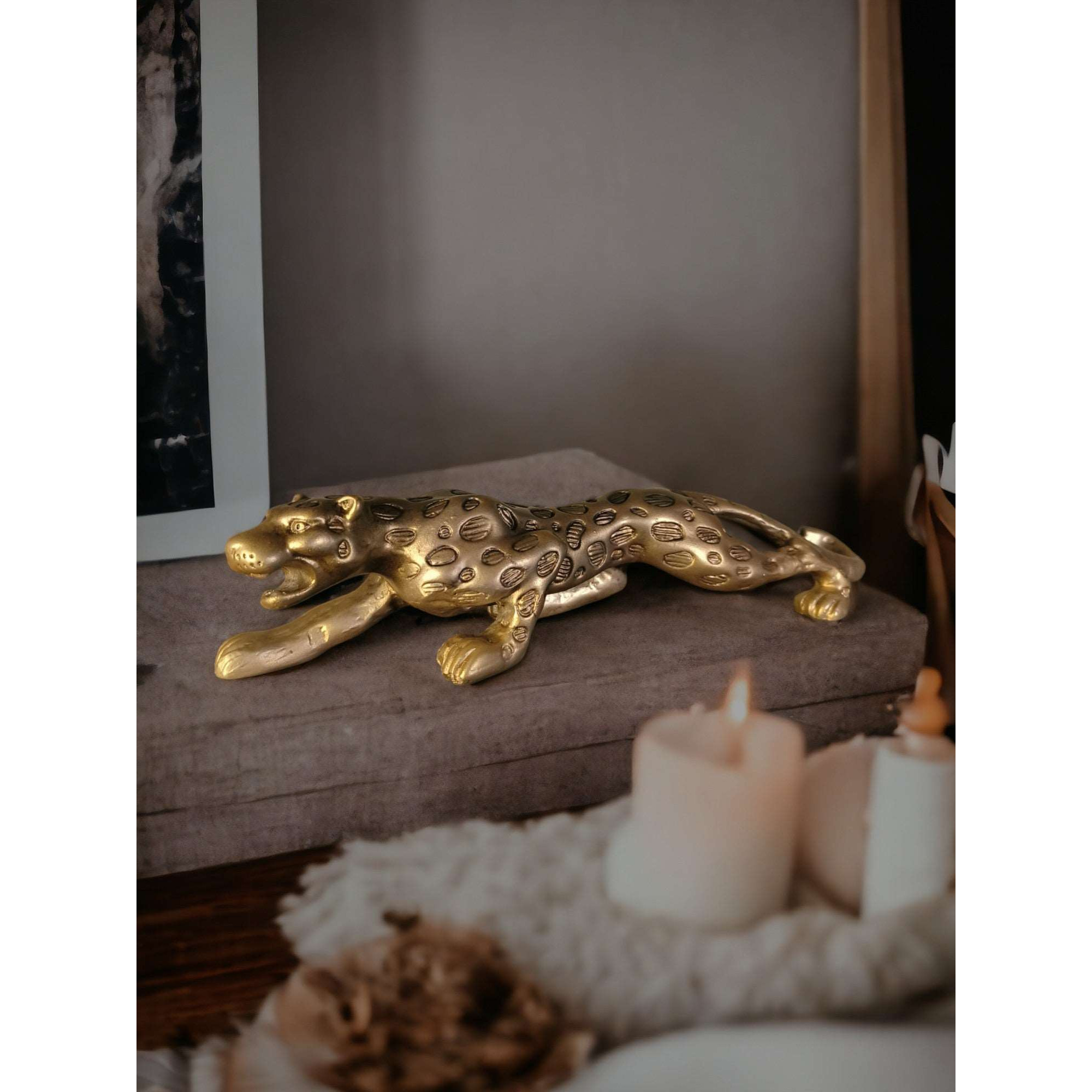 Leopard statue   - Stunning interior decor