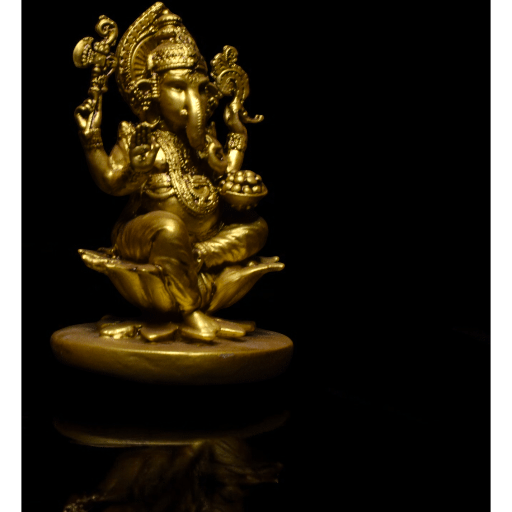 Ganpati Bappa on Lotus - Car dashboard