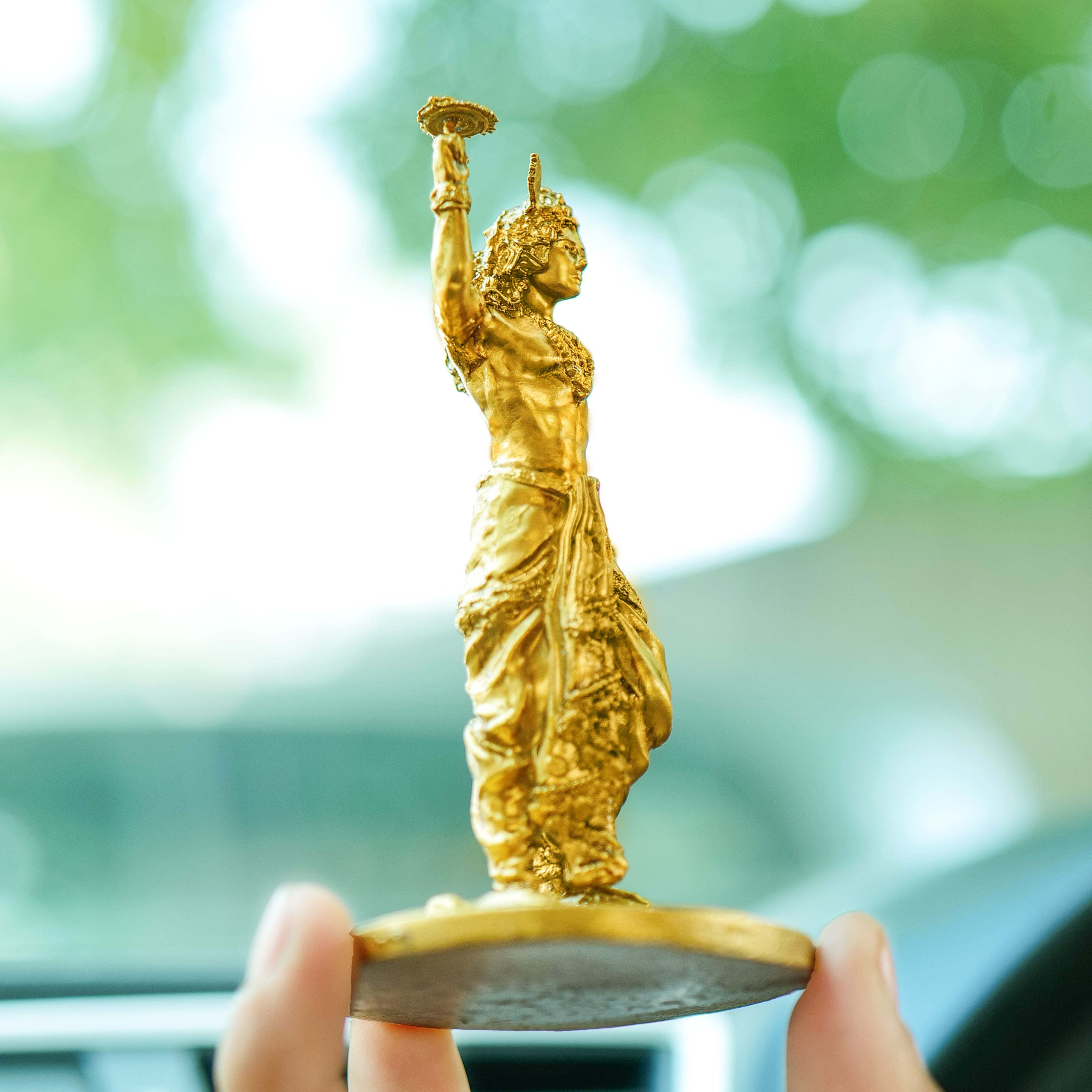 Shree Krishna Ji Chakra Murti for Car Dashboard  Divine Protection & Positive Energy