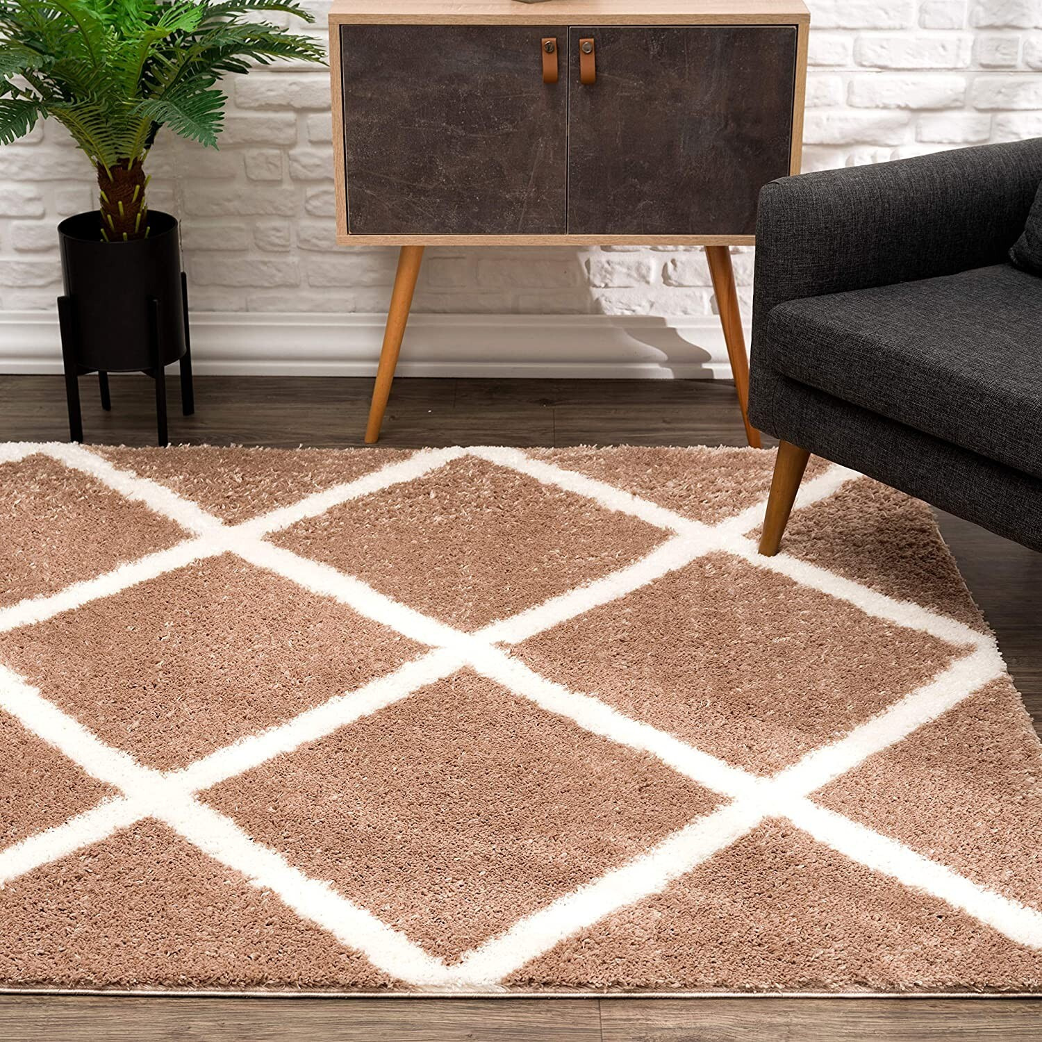 7 X 9 Beige And White Modern Lattice Area Rug