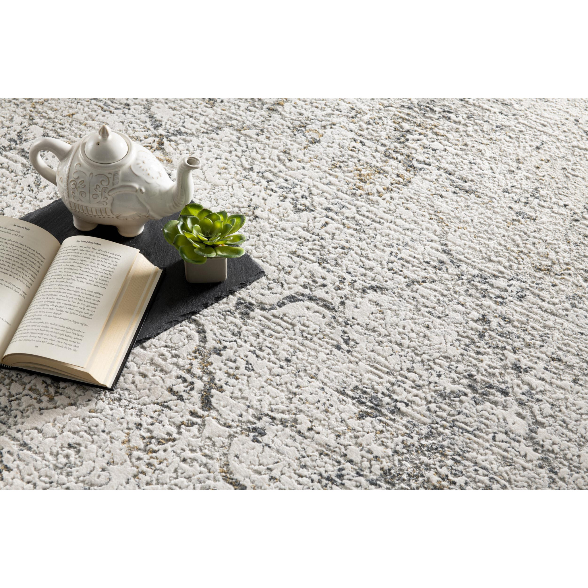 5 X 8 Gray And Ivory Abstract Distressed Area Rug
