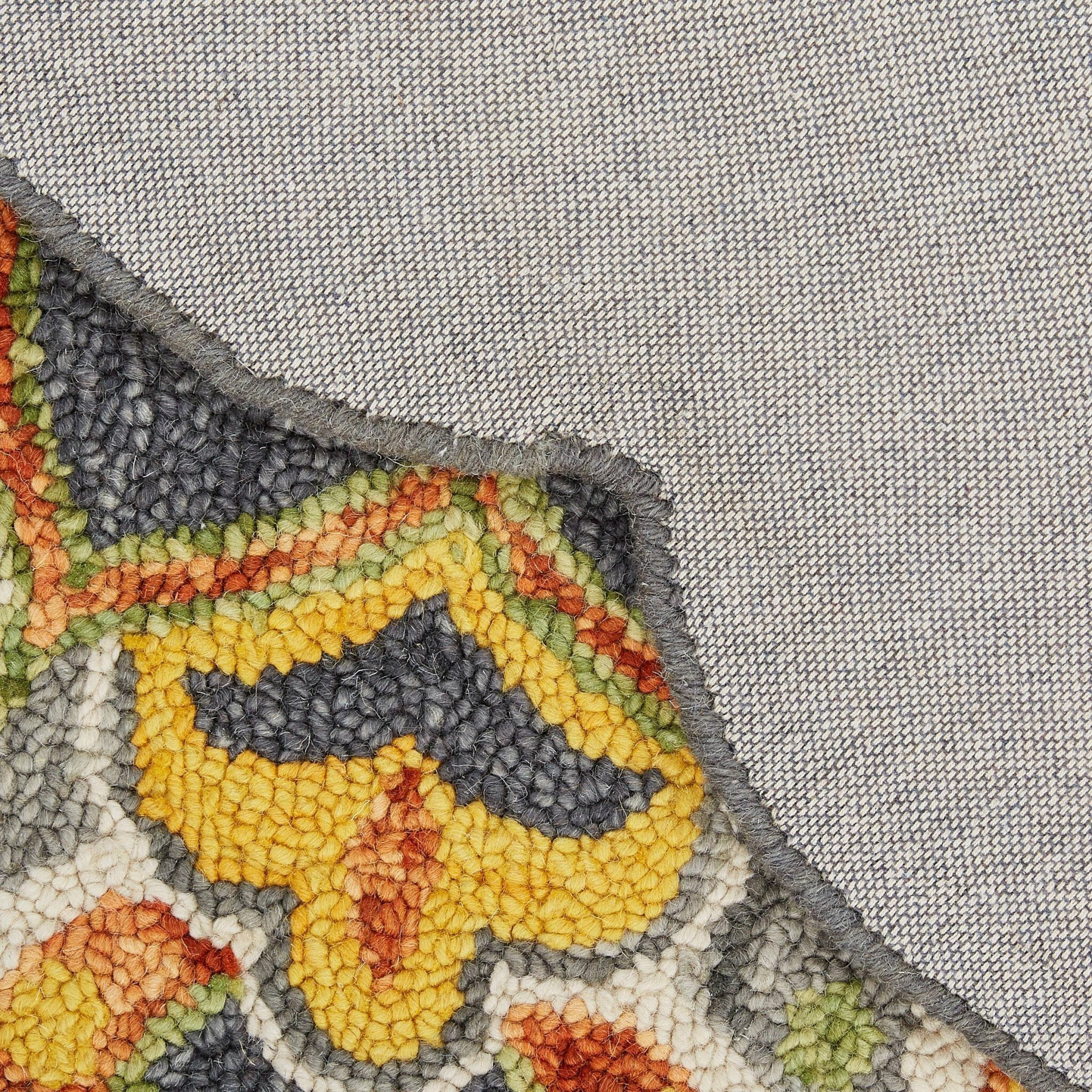 6 Round Gray And Gold Floret Area Rug