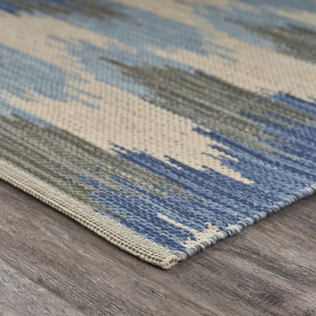 5 X 7 Blue And Cream Ikat Pattern Area Rug