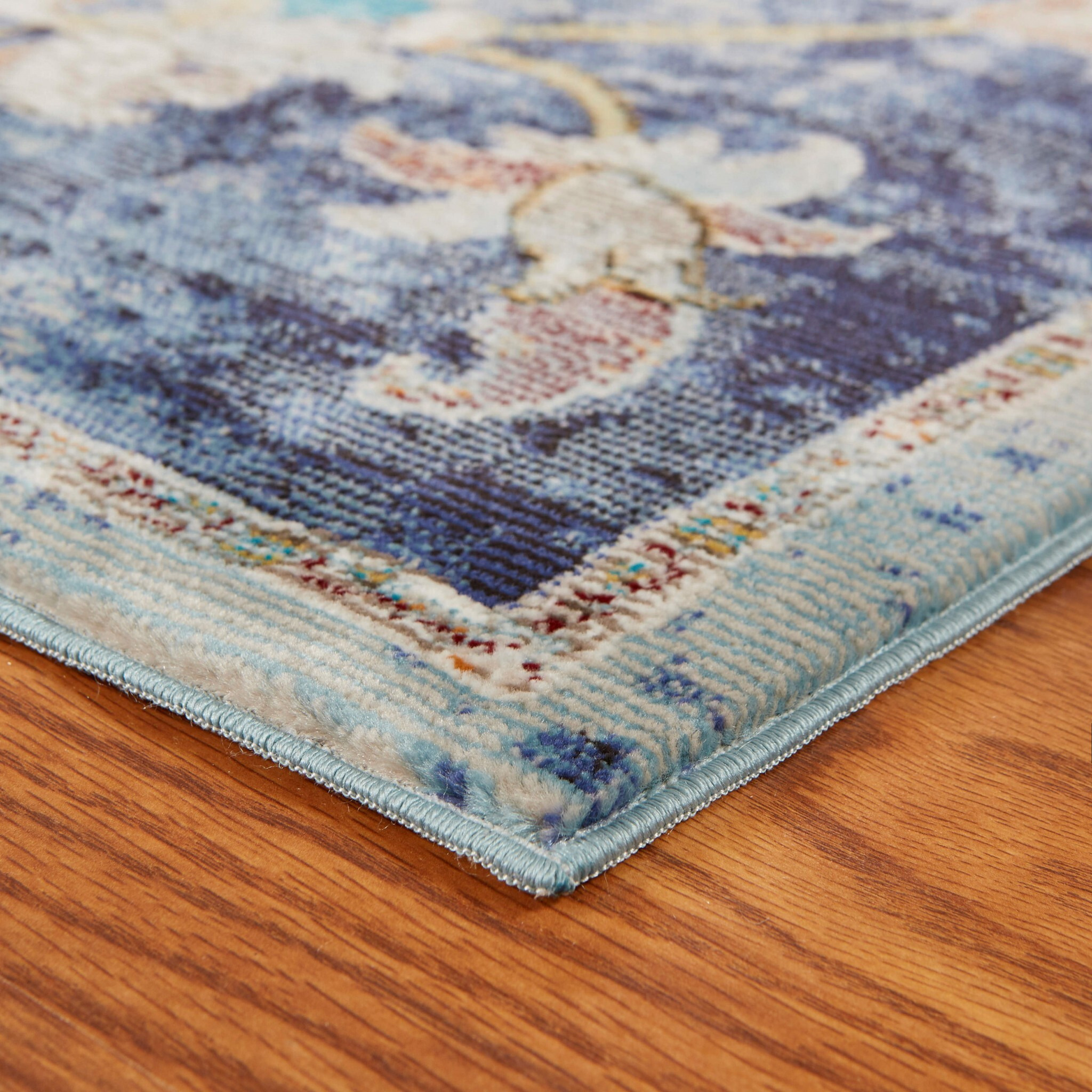 4 X 6 Blue And White Jacobean Pattern Area Rug