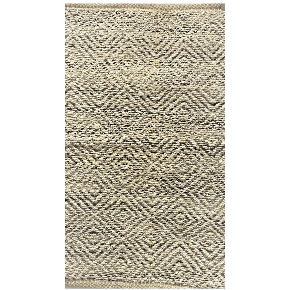 2 X 5 Gray And White Diamonds Area Rug