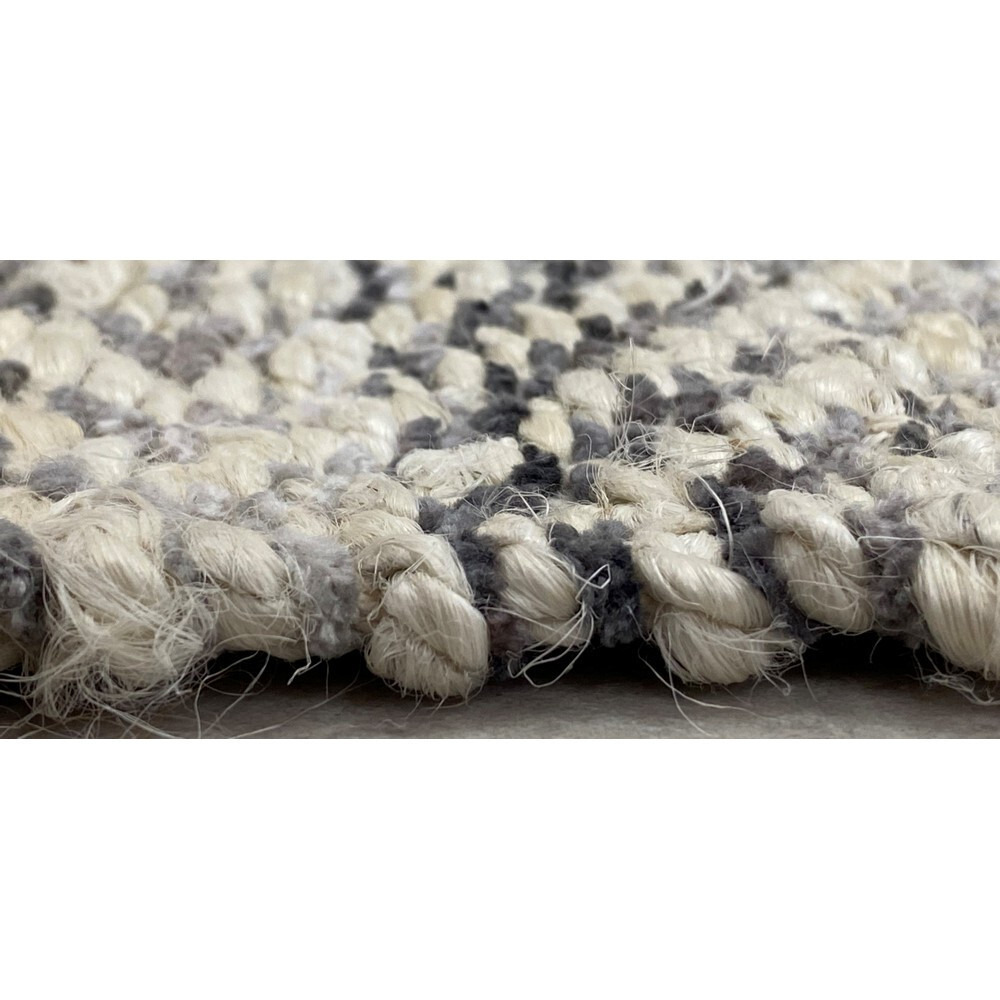 2 X 5 Gray And White Diamonds Area Rug