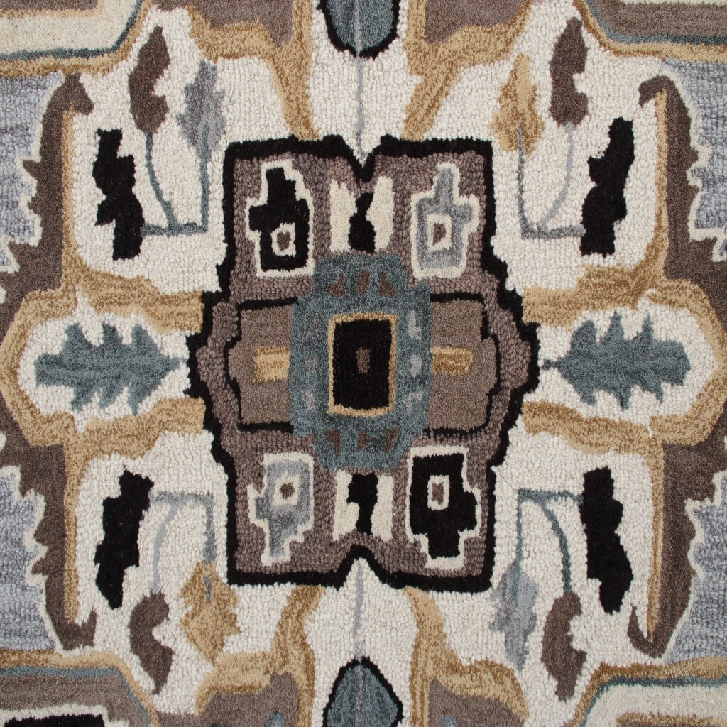 5 Gray And Beige Medallion Area Rug