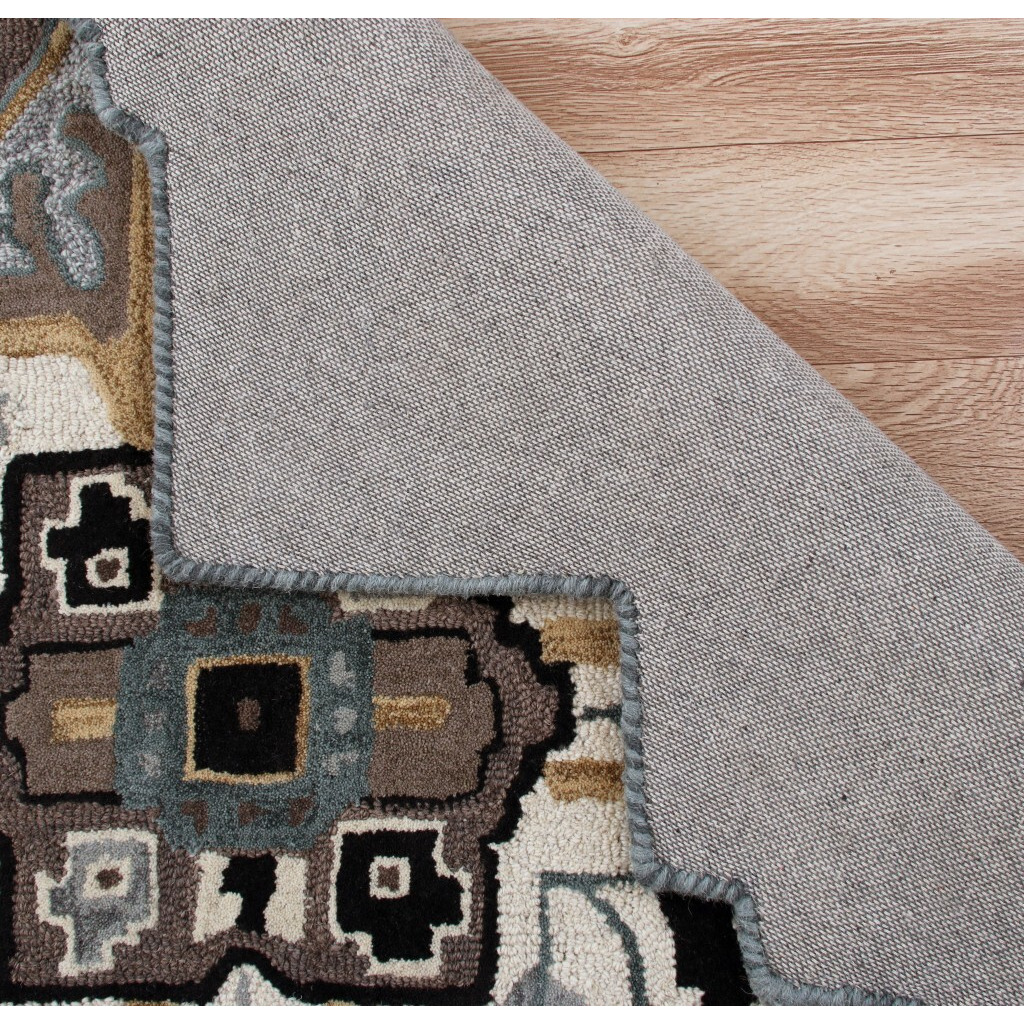 5 Gray And Beige Medallion Area Rug