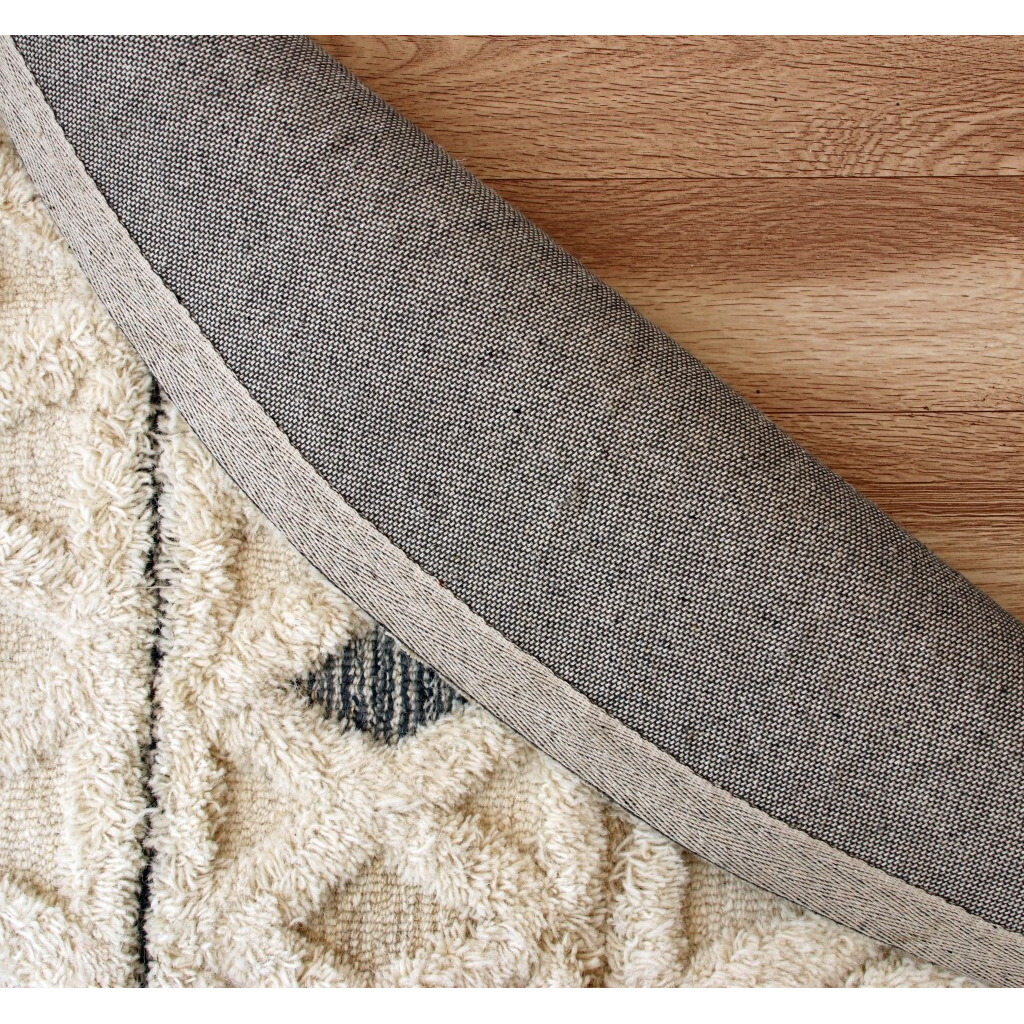 6 Round Cream And Blue Striped Diamonds Area Rug