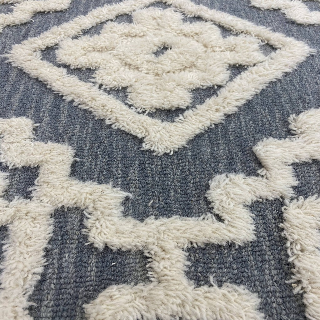 6 Round Gray And Cream Geometric Area Rug