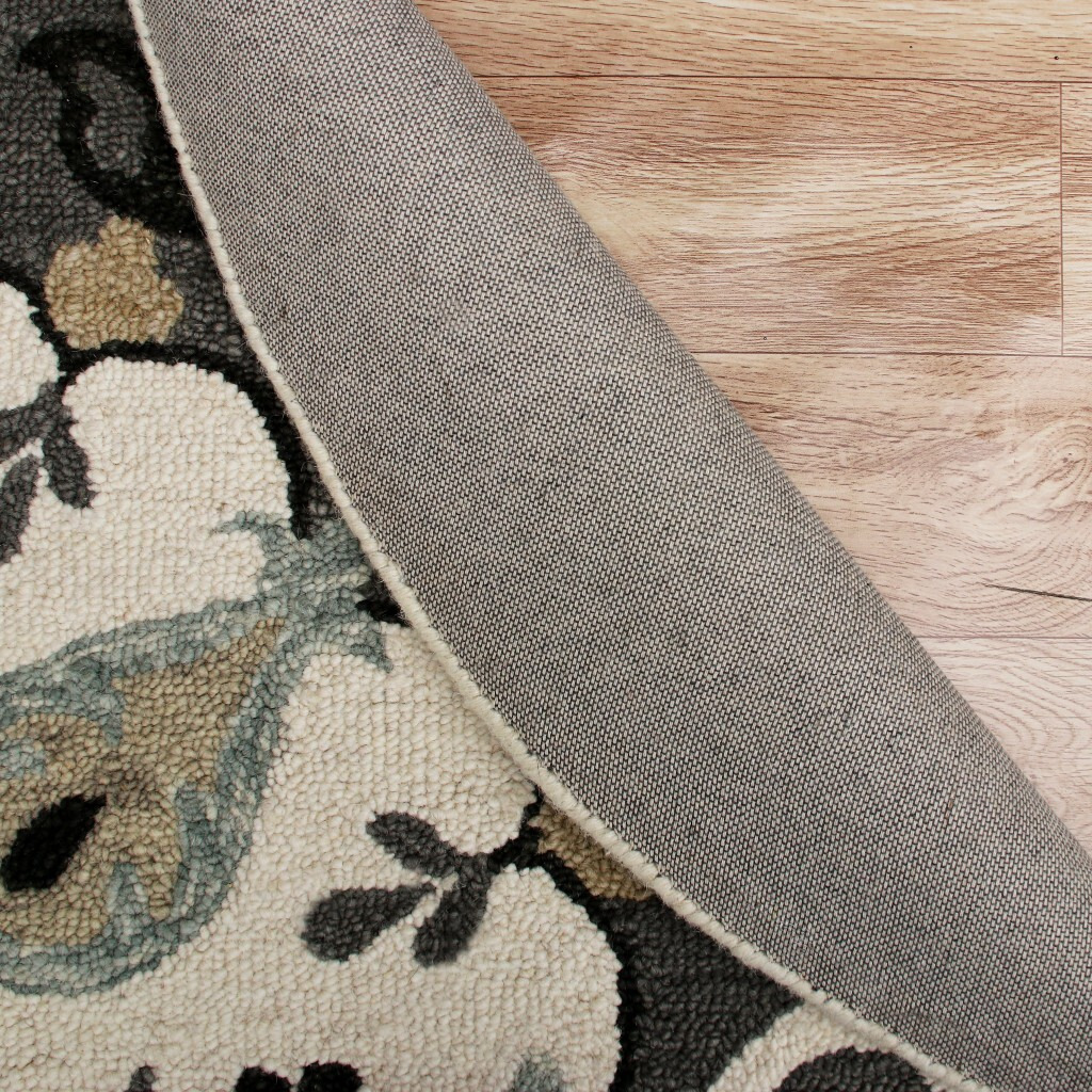 7 Round Gray And White Floral Medallion Area Rug