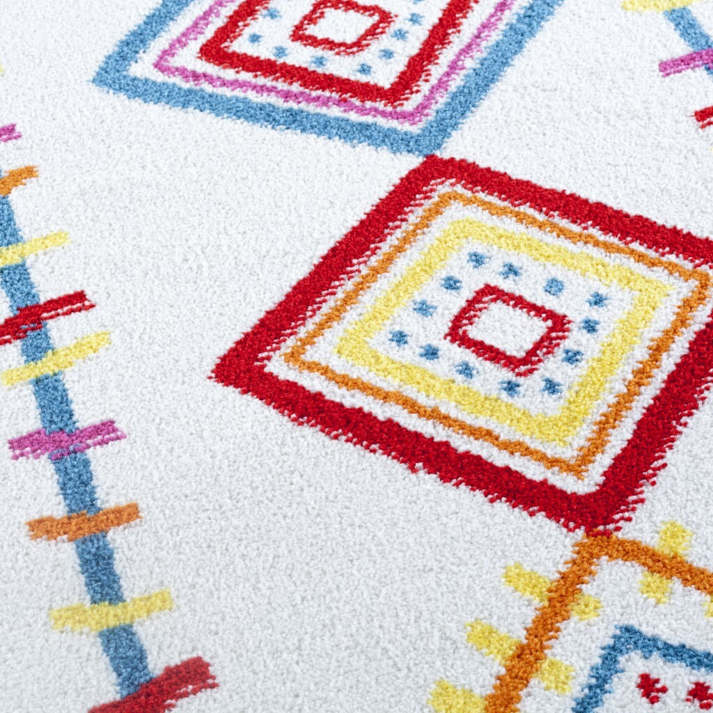 5 X 7 Red And White Diamonds Array Area Rug