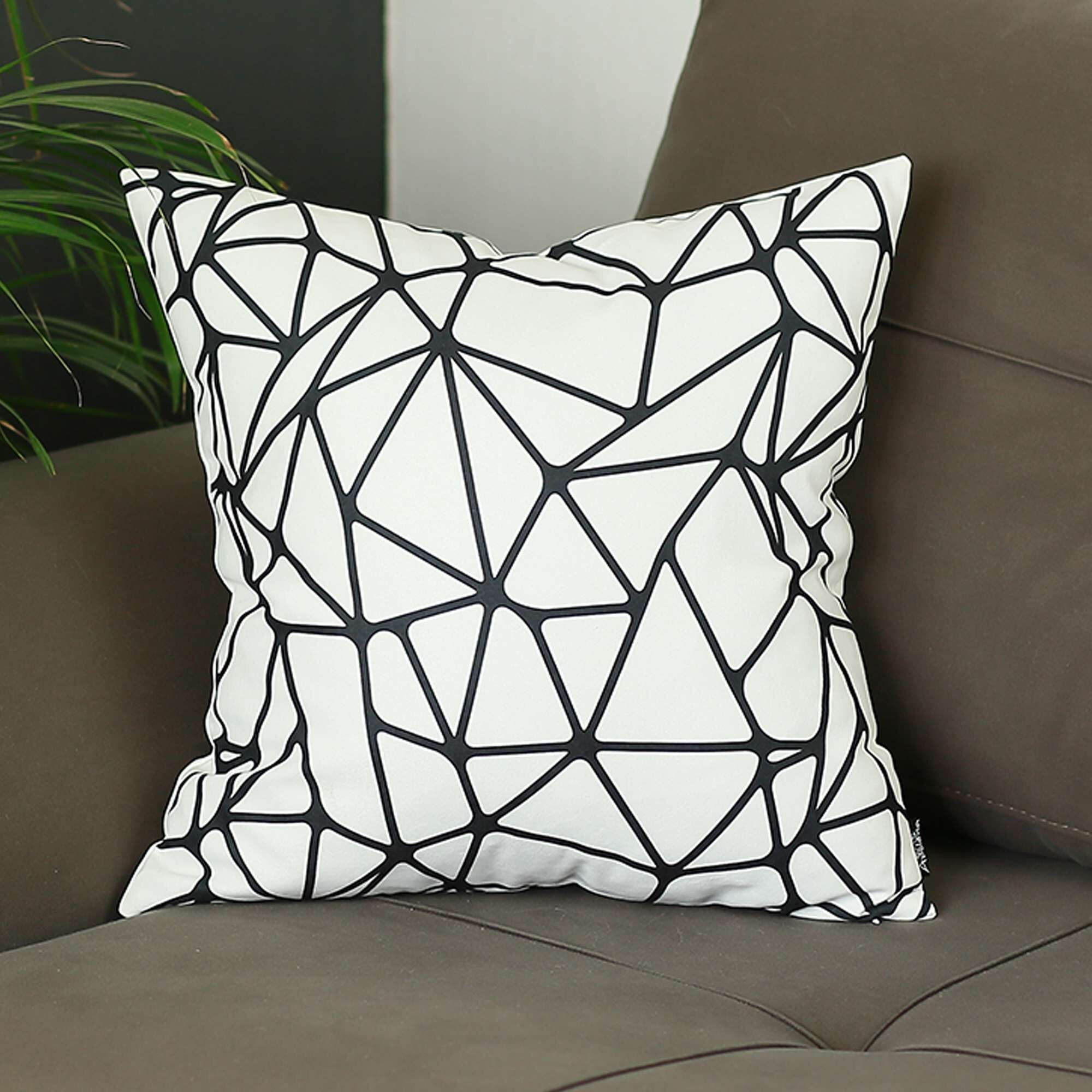 White And Black Geometric Tangle Throw Pillow