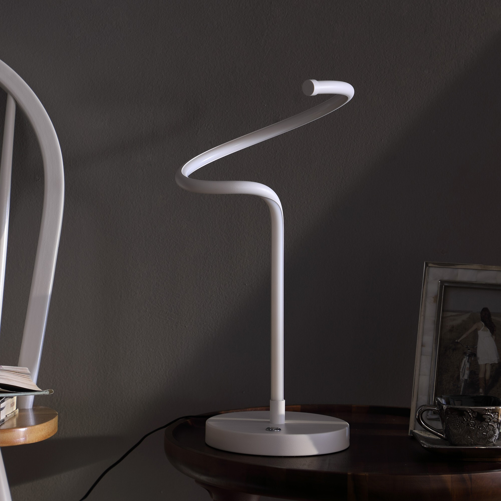 18"" White Curvy Spiral Led Table Lamp