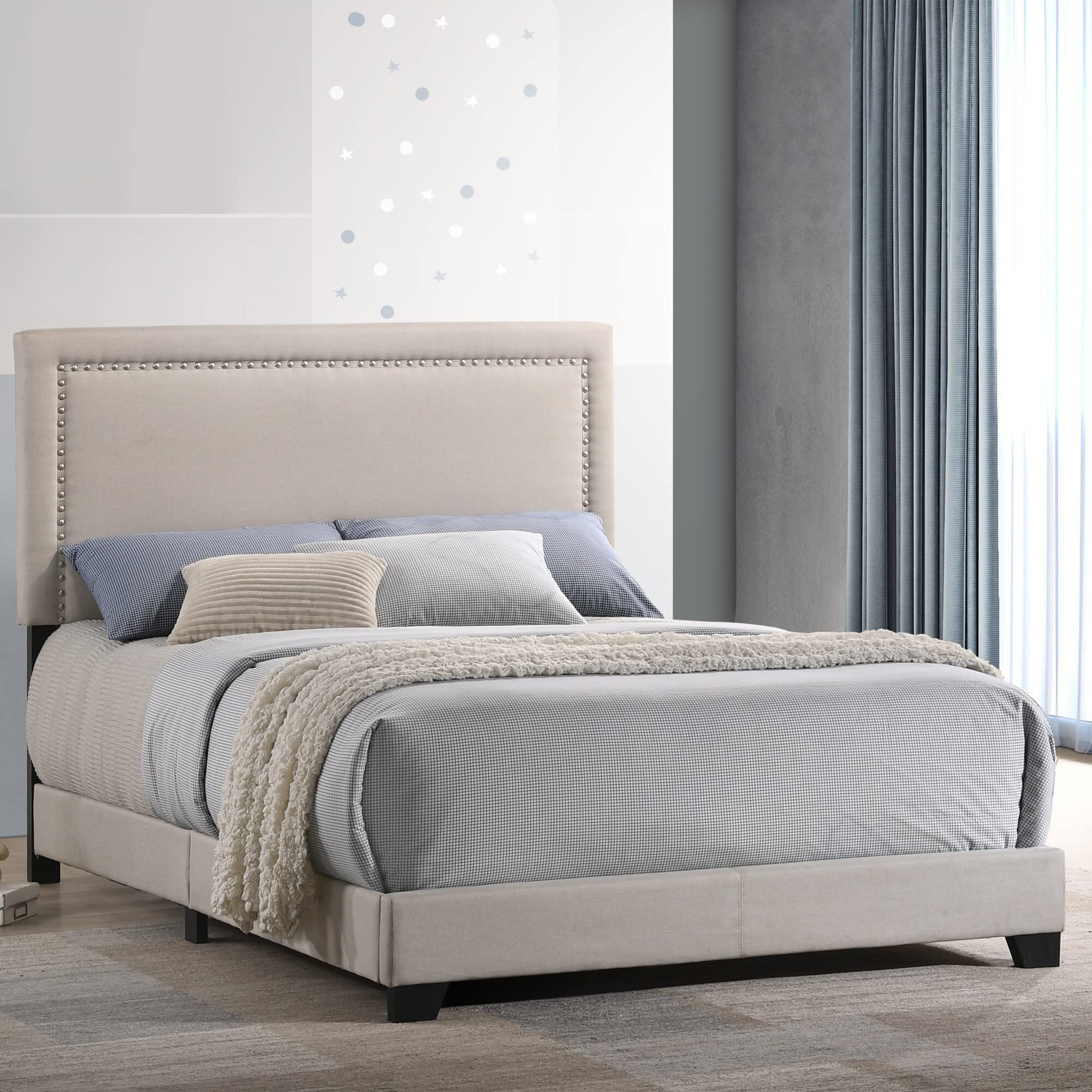 Zion Full Uph Bed In Zion Fog Fabric