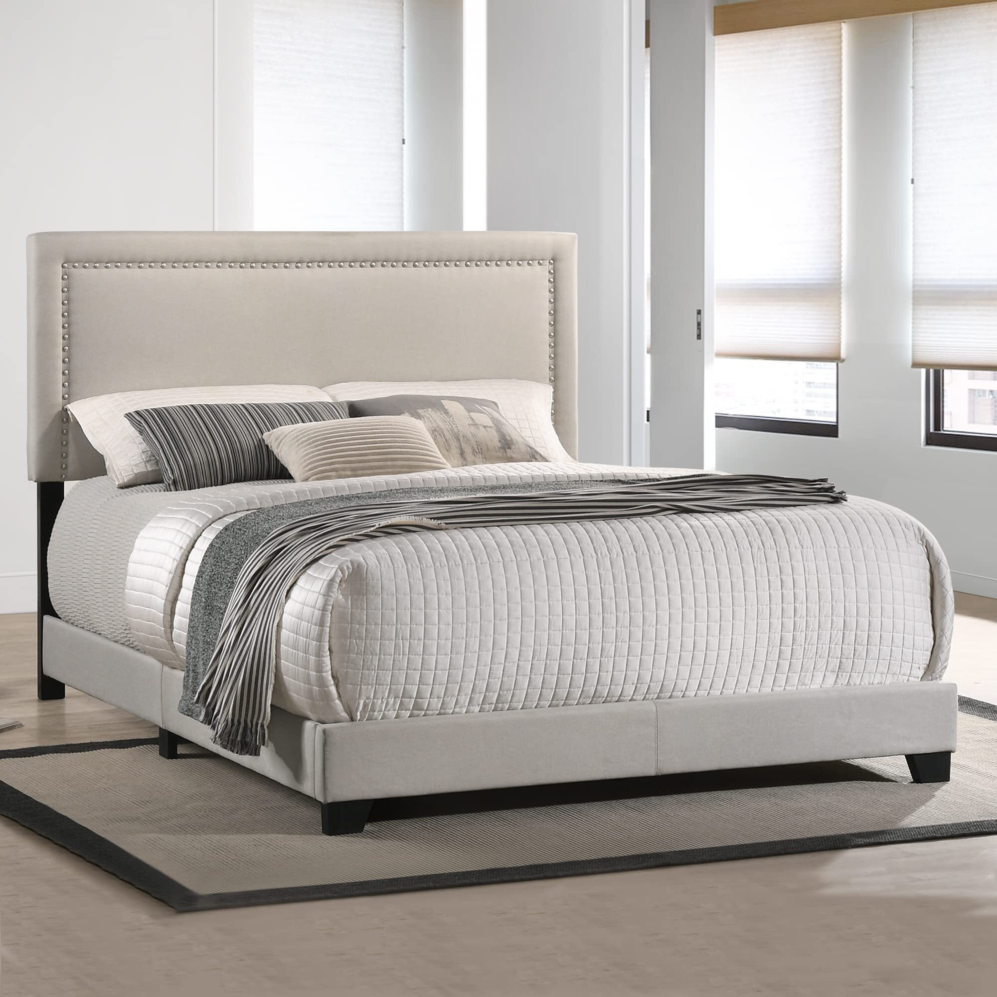 Zion Queen Uph Bed In Zion Fog Fabric
