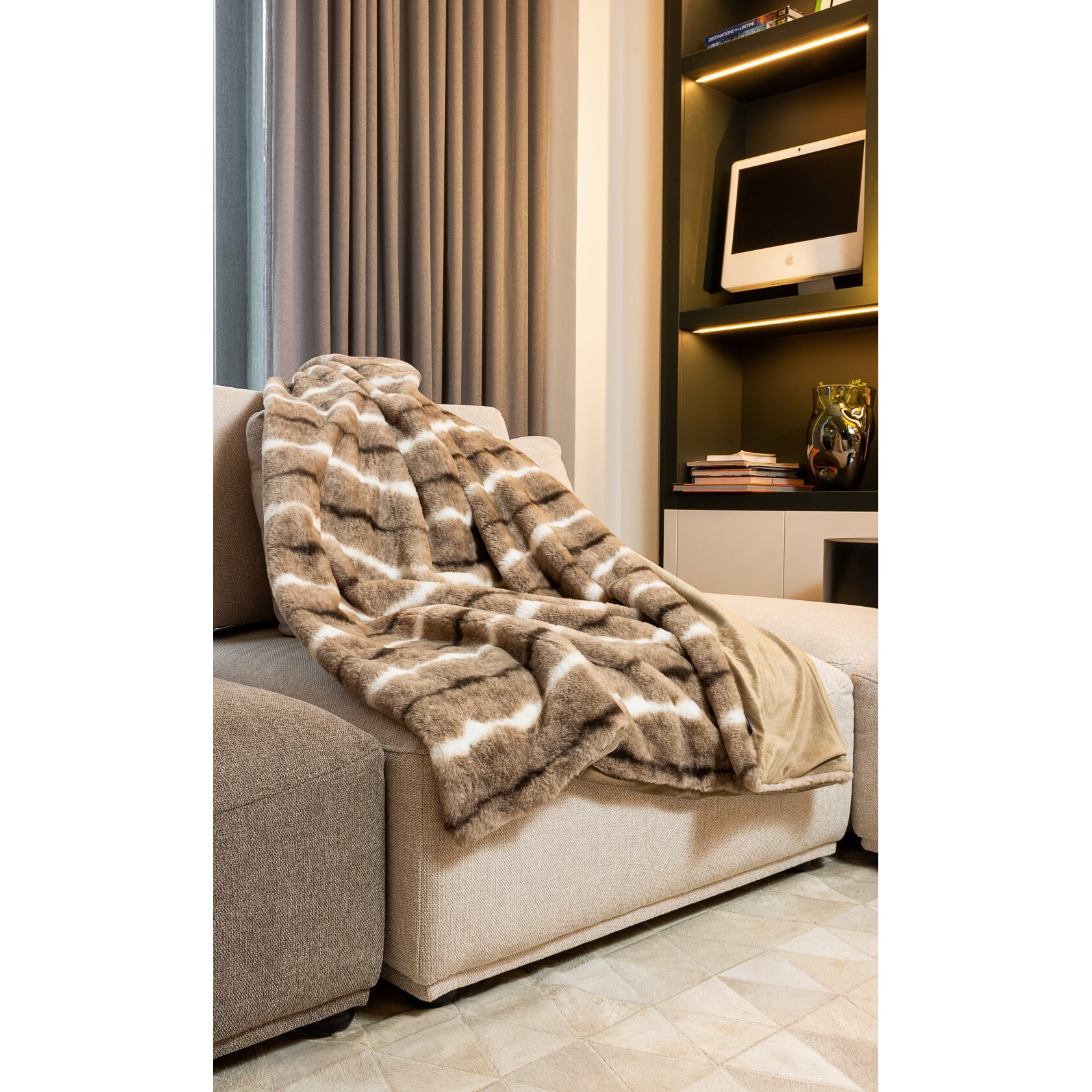 Premier Luxury Light Brown And White Faux Fur Throw Blanket