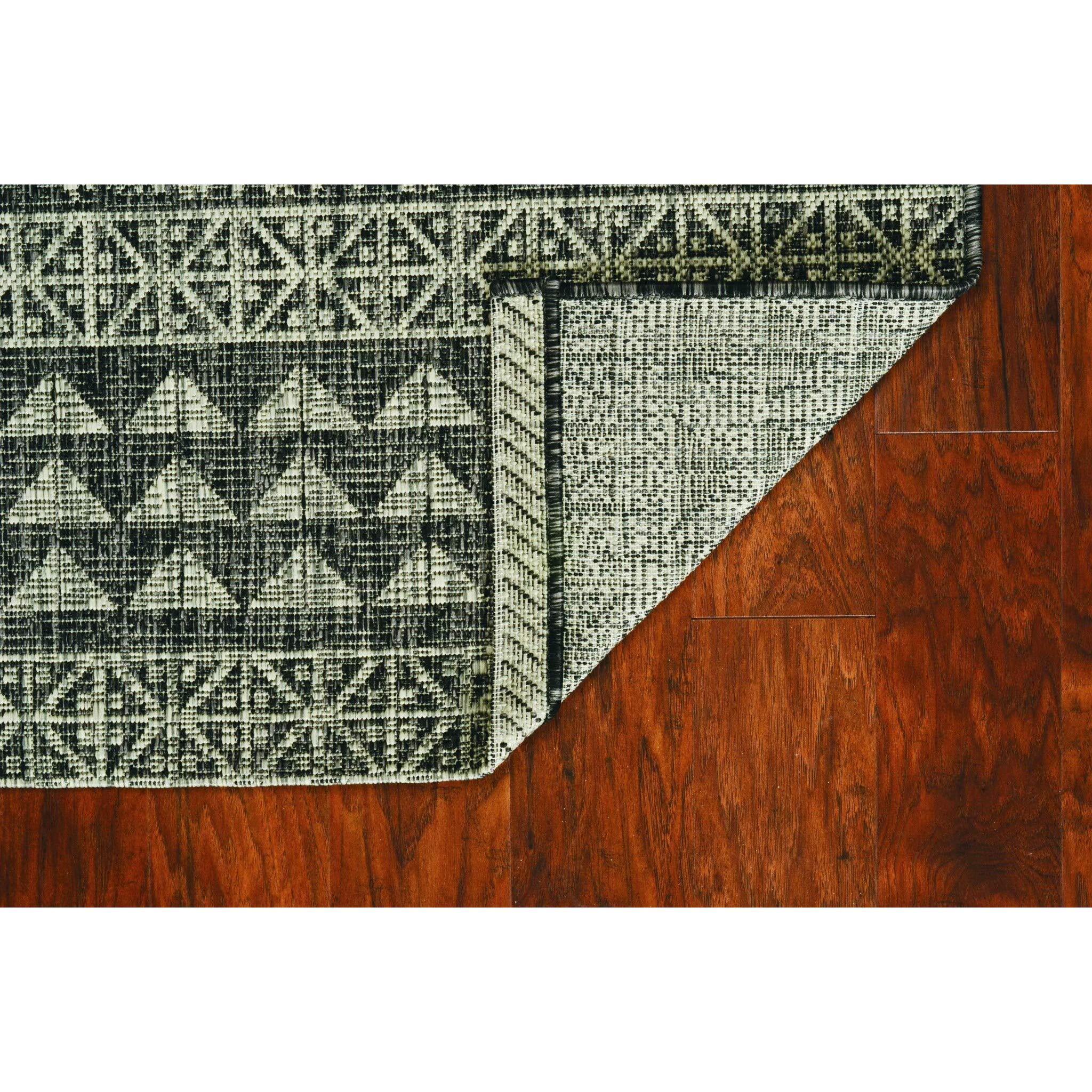 Homeroots 94 X 130 Charcoal Polypropylene Rug