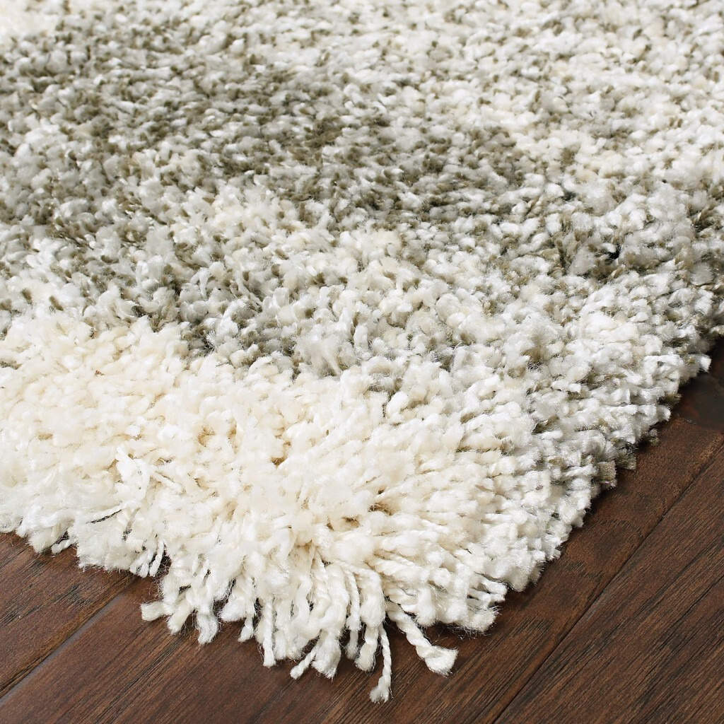 4 X 6 Gray And Ivory Geometric Pattern Area Rug