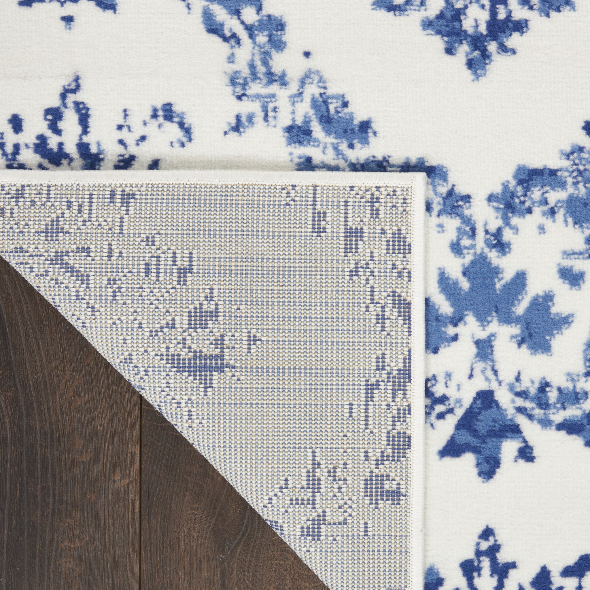 4 X 6 Ivory And Navy Damask Area Rug