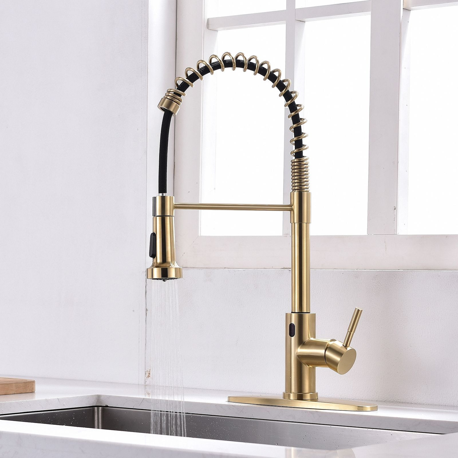 New sensor kitchen faucet Single Handle Pull-Down Sprayer Kitchen Faucet(D0102H5QUg2)