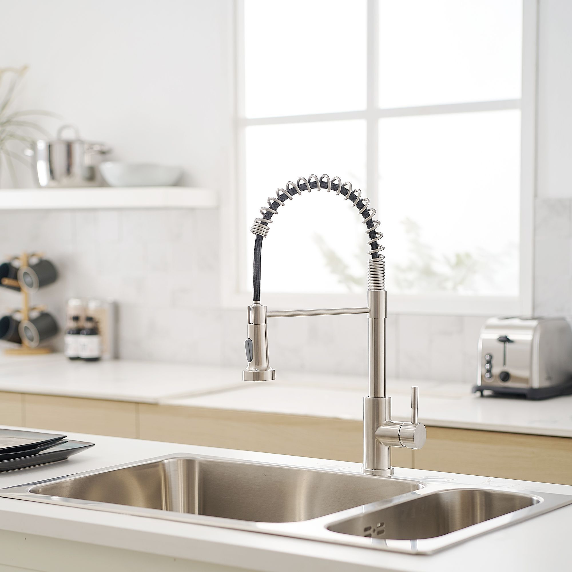 New Single Handle Pull-Down Sprayer Kitchen Faucet(D0102HgMW2g)