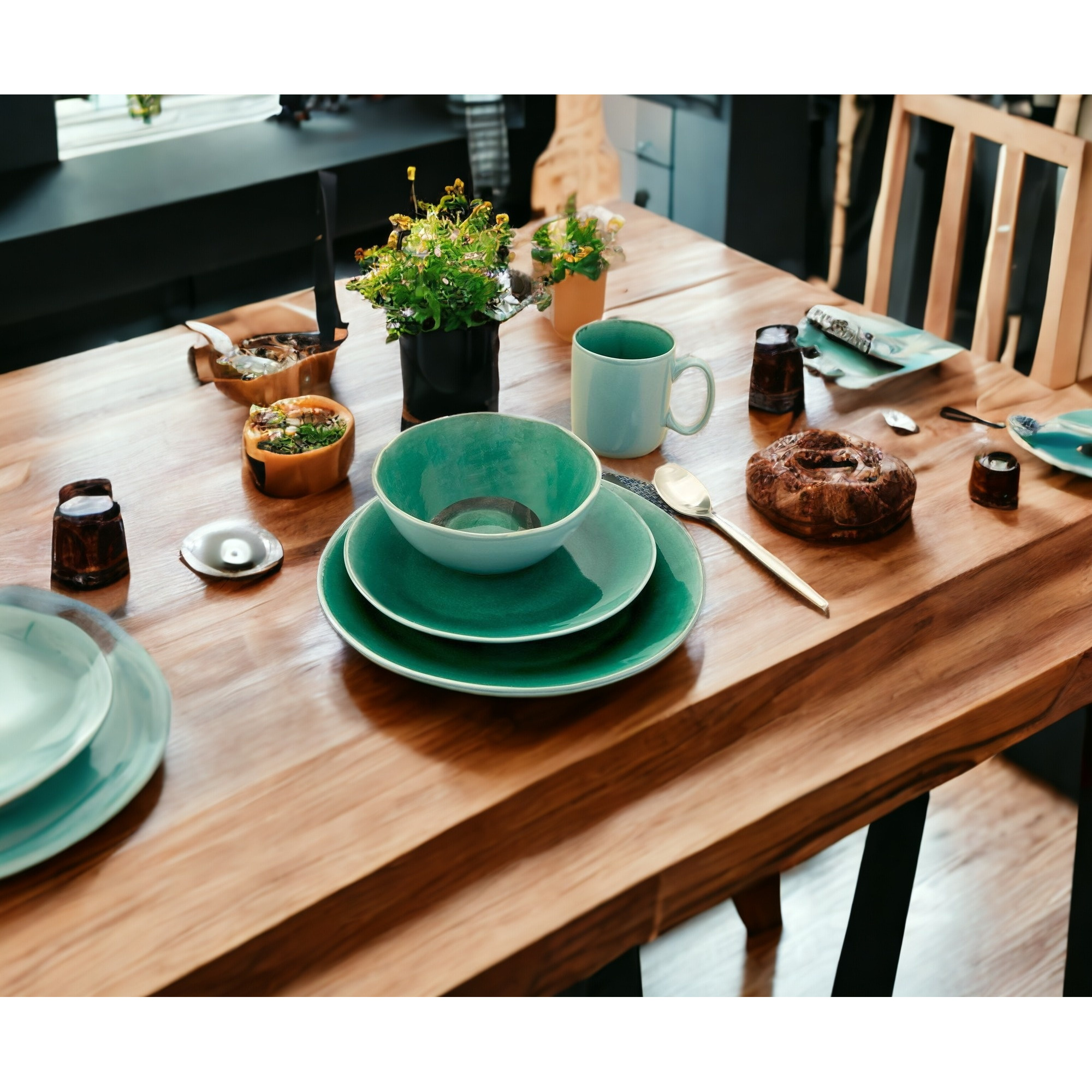 Green Sixteen Piece Ceramic Service For Four Dinnerware Set