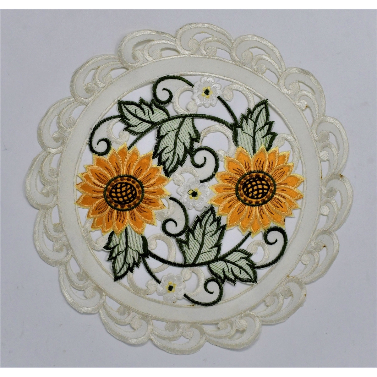 Sinobrite H8710-012 12 in. Sunflower on Cream Fabric Doily