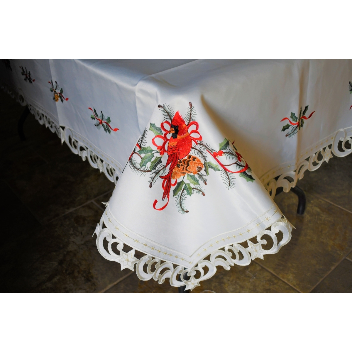 68 x 90 in. Cardinal & Pine Cone on Branches Tablecloth
