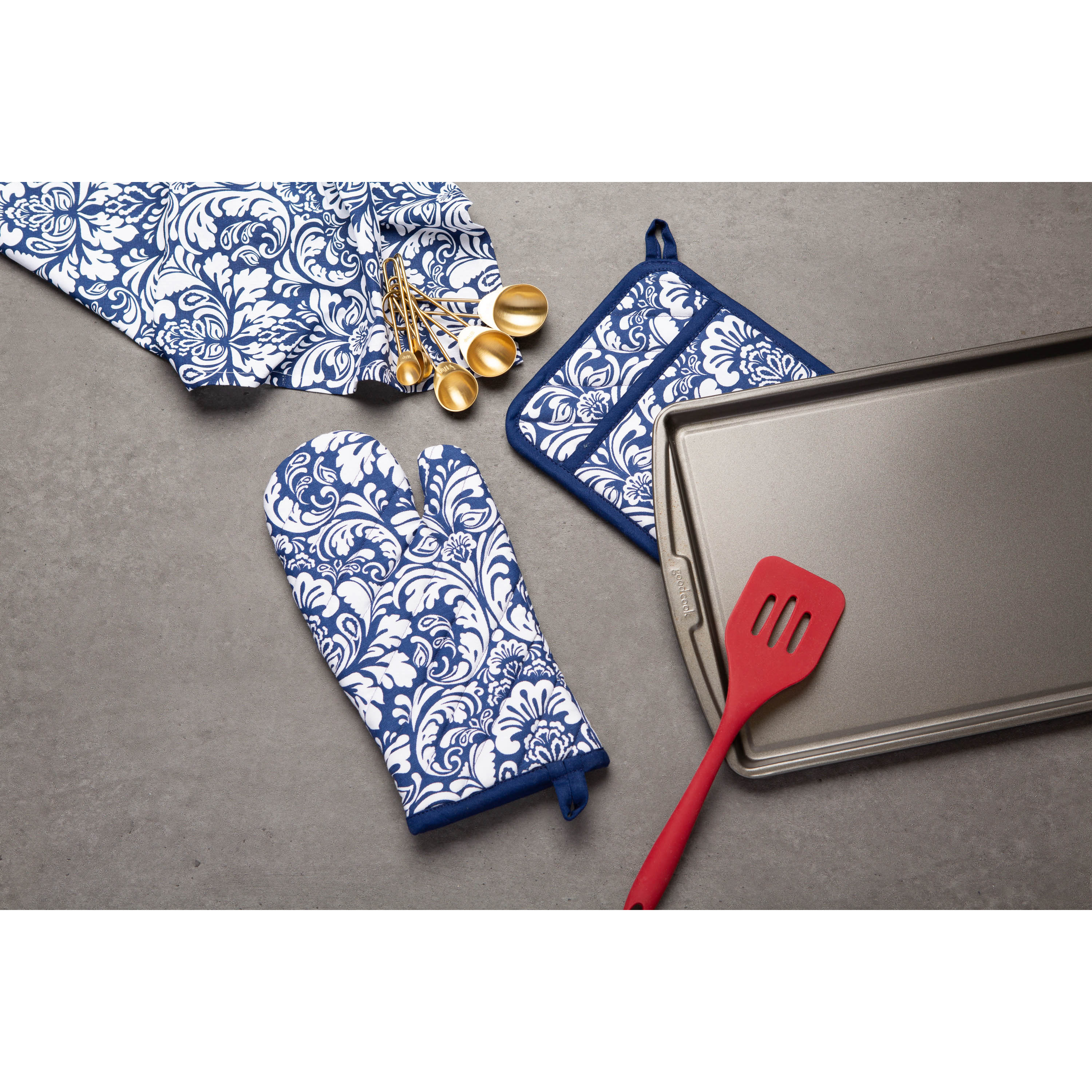 DII Nautical Blue Damask Oven Mitt & Potholder Set