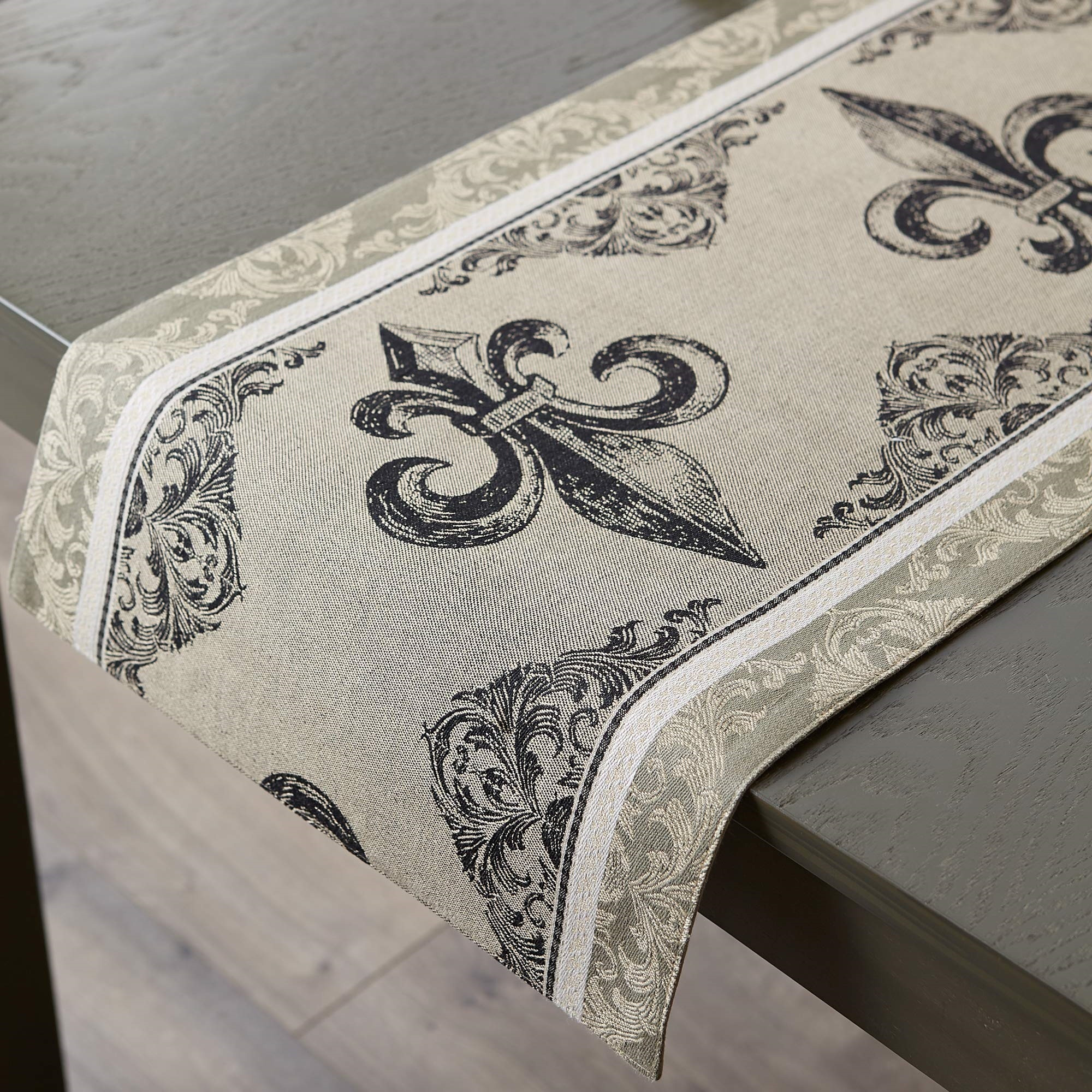 DII Fleur De Lis Stripe Jacquard Table Runner