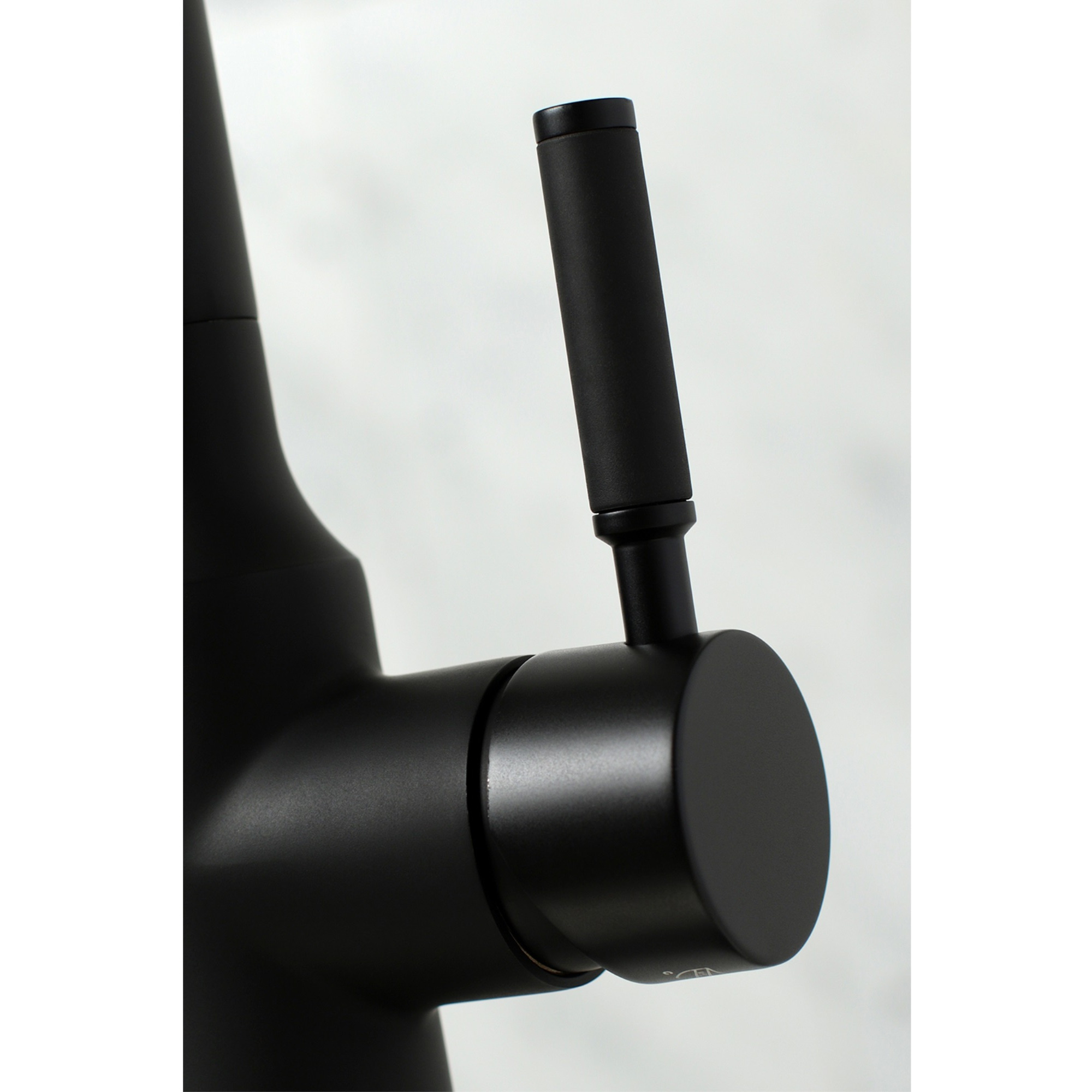 Gourmetier LS2720DKL Single-Handle Pull-Down Kitchen Faucet, Matte Black