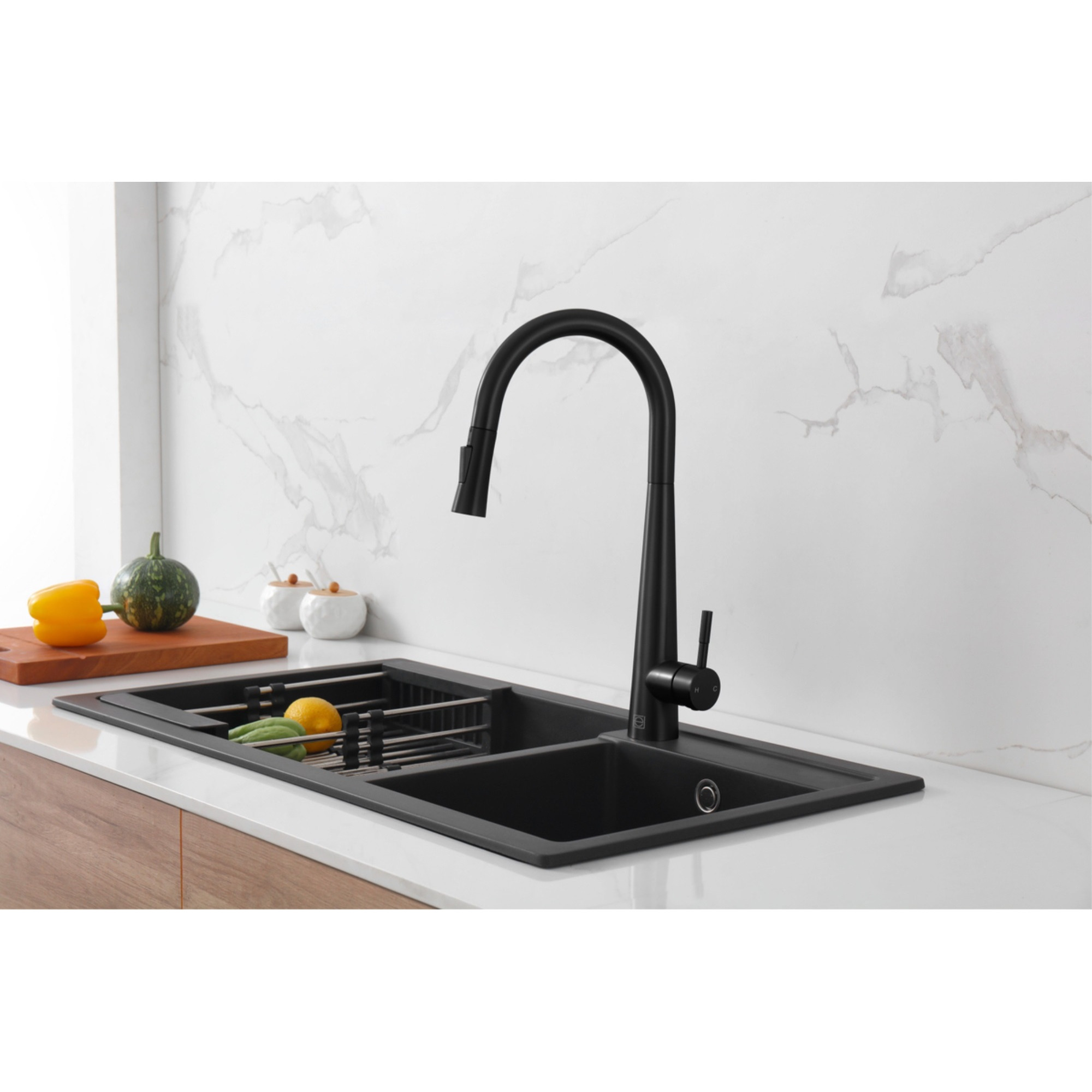 Lucas Single Handle Pull Down Sprayer Kitchen Faucet in Matte Black