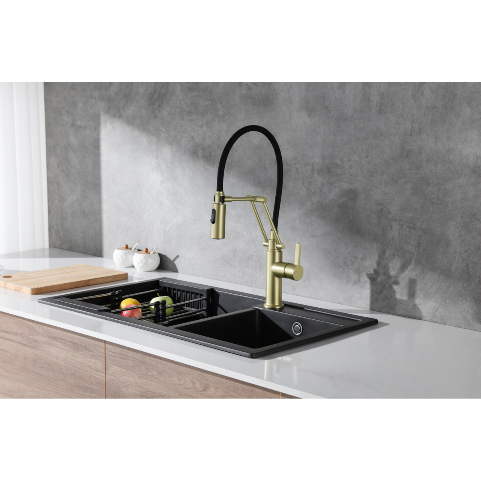 Leonardo Single Handle Pull Down Sprayer Kitchen Faucet in Brushed Gold