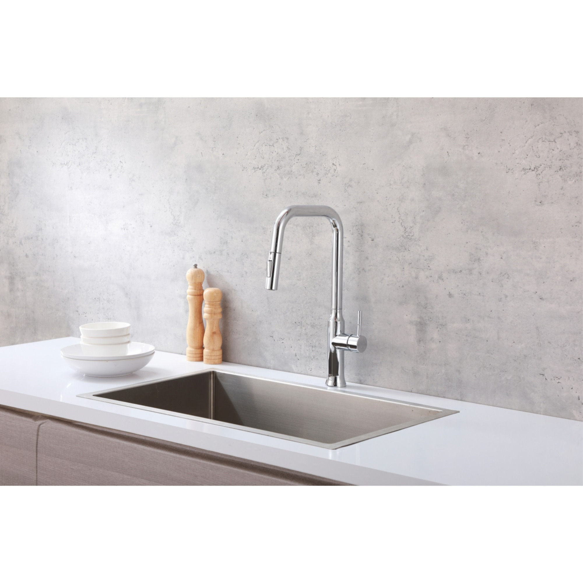 Noor Single Handle Pull Down Sprayer Kitchen Faucet in Chrome