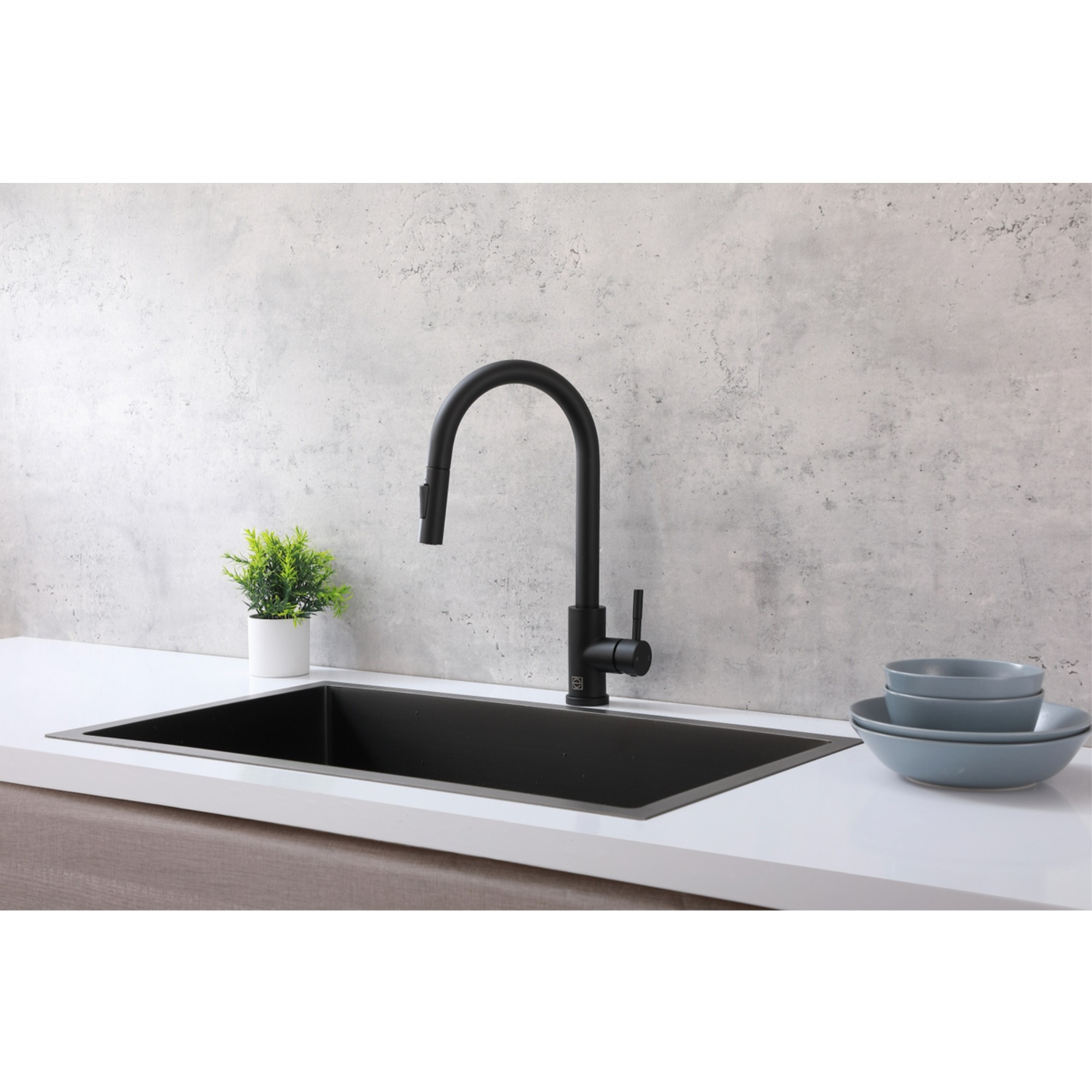 Jack Single Handle Pull Down Sprayer Kitchen Faucet in Matte Black