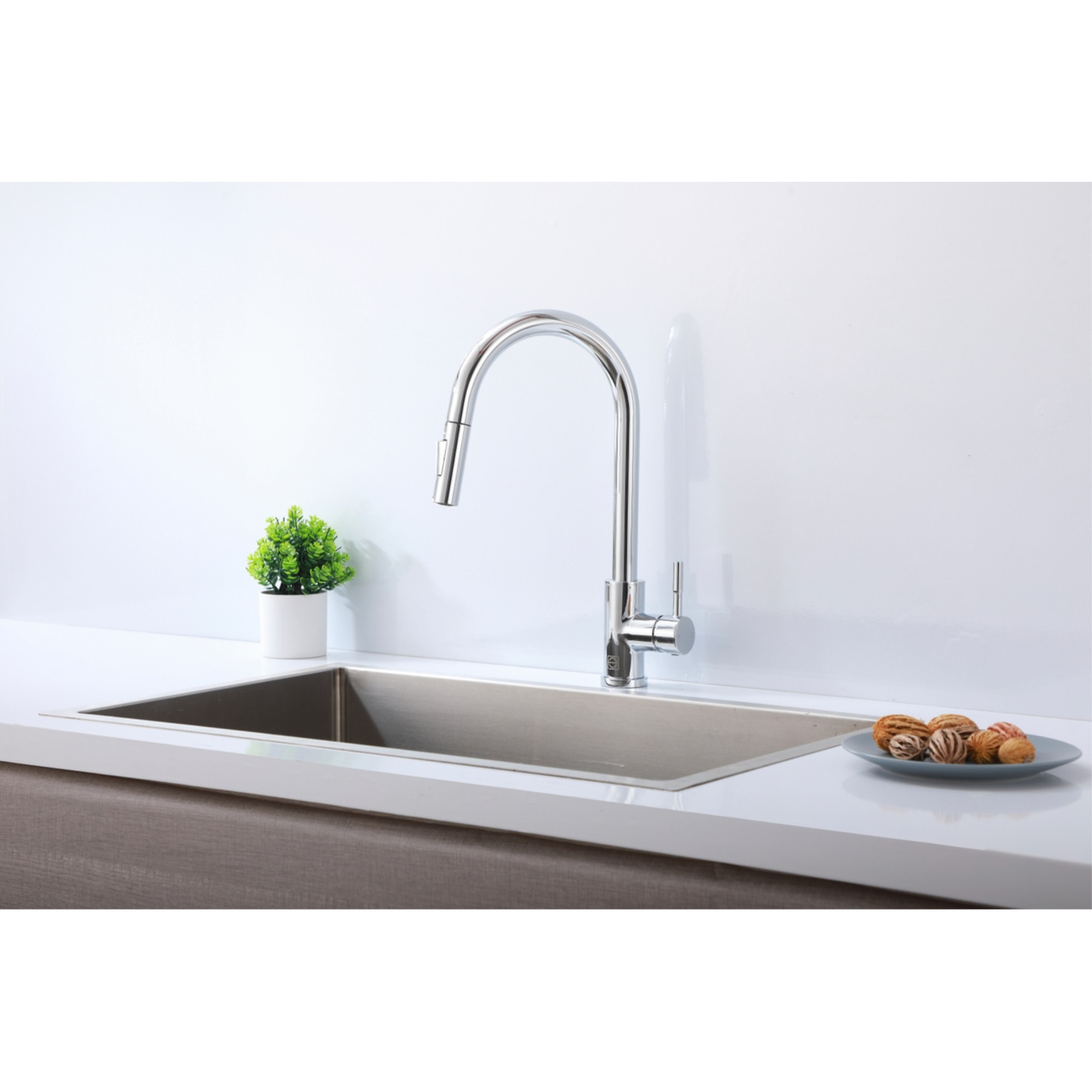Jack Single Handle Pull Down Sprayer Kitchen Faucet in Chrome