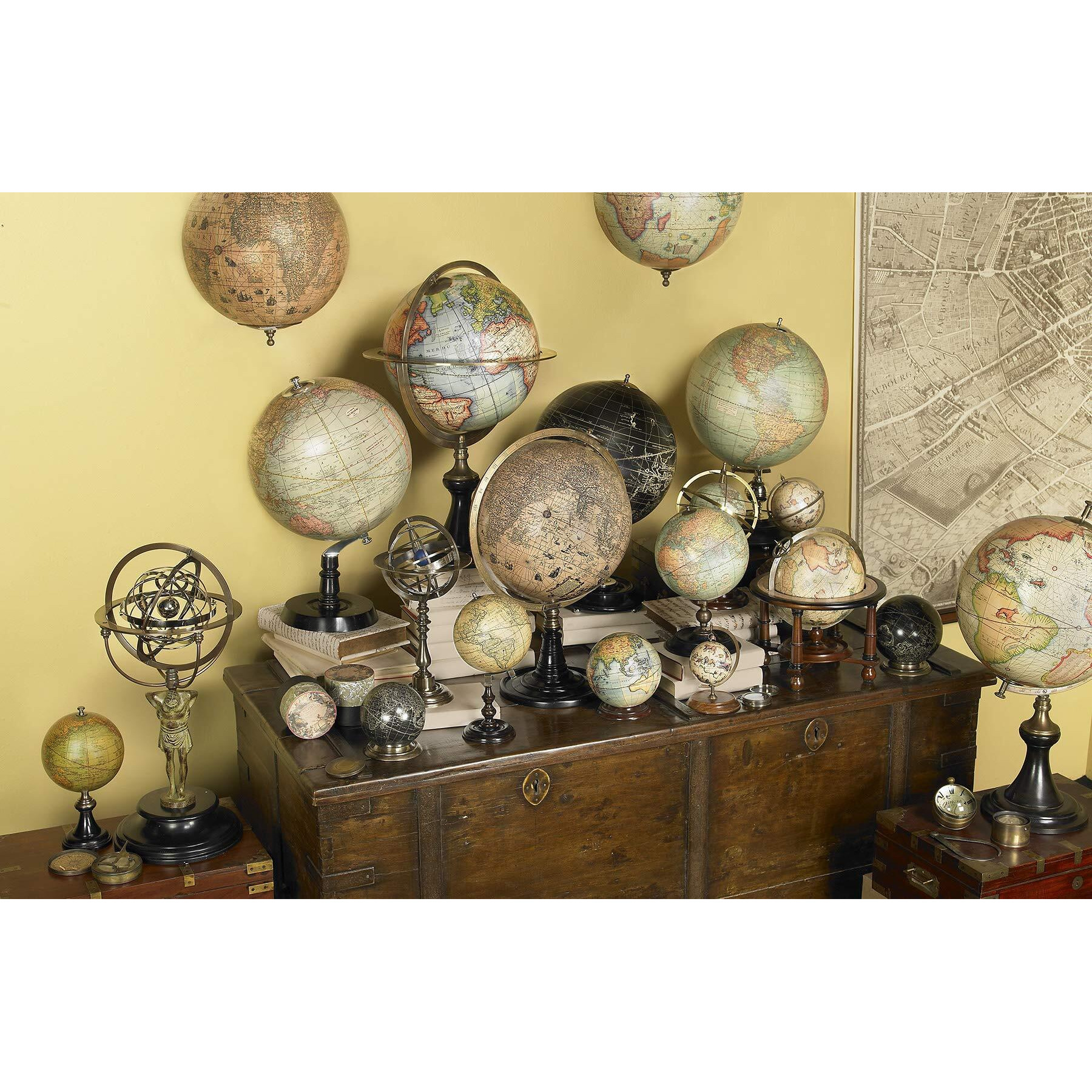 1920s Globe 32 cm