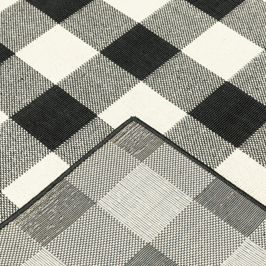 7X10 Black And Ivory Gingham Indoor Outdoor Area Rug