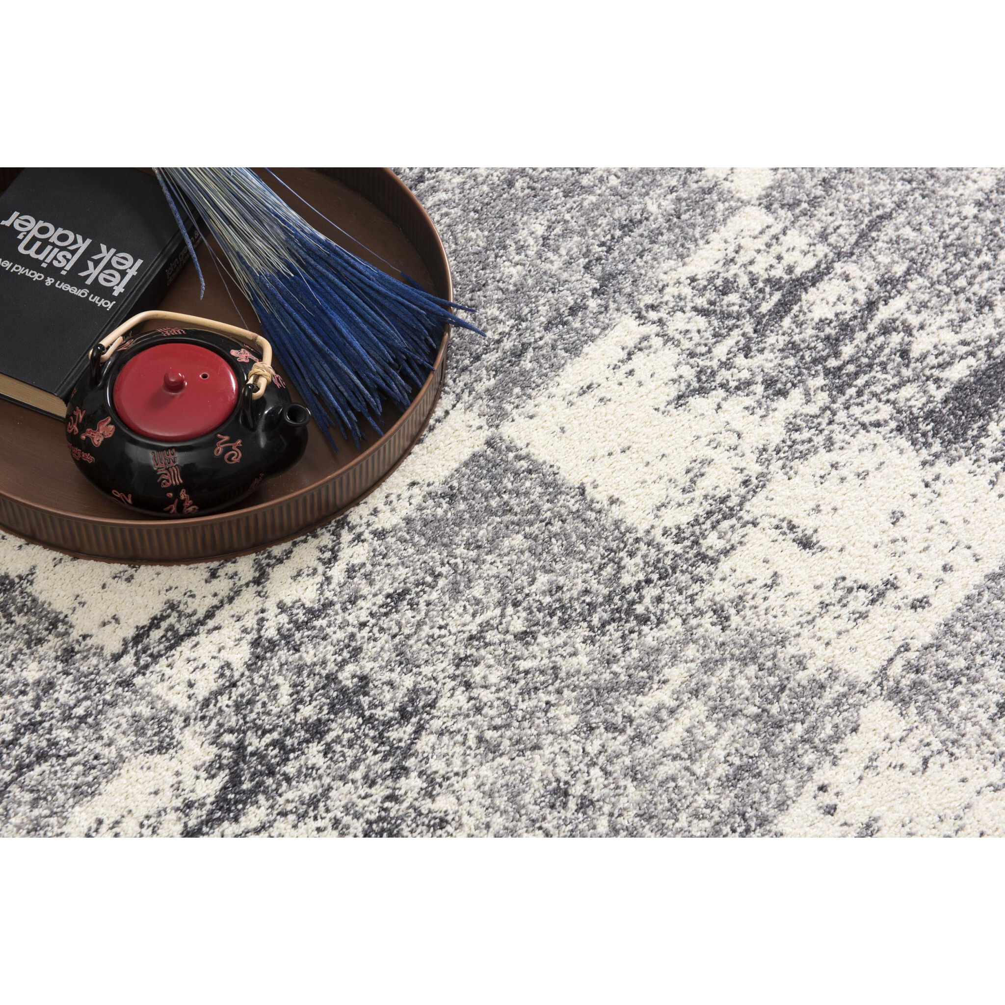 8 X 11 White And Gray Checkered Area Rug