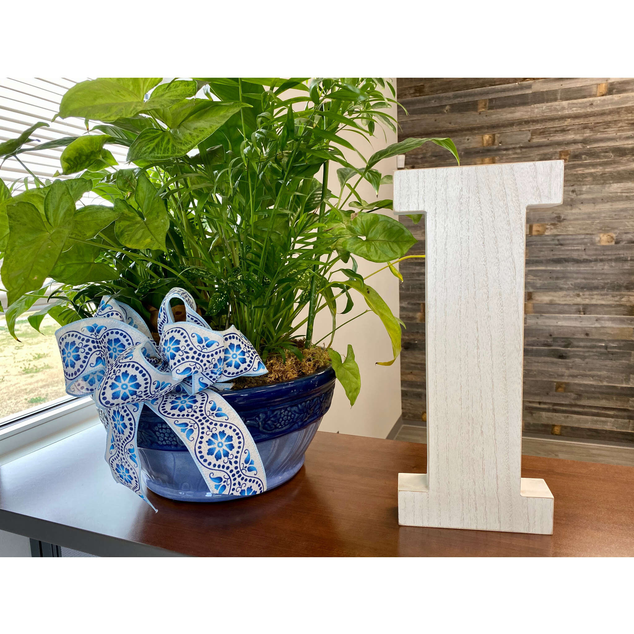16" Distressed White Wash Wooden Initial Letter I Sculpture