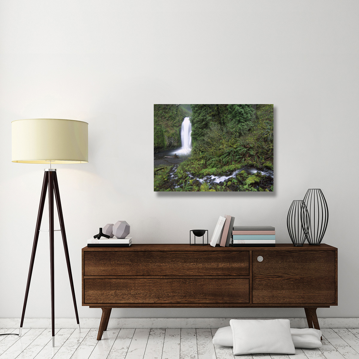 Multnomah Falls cascading through temperate rainforest, Columbia River Gorge near Portland, Oregon-Canvas Art-40&quotx30"