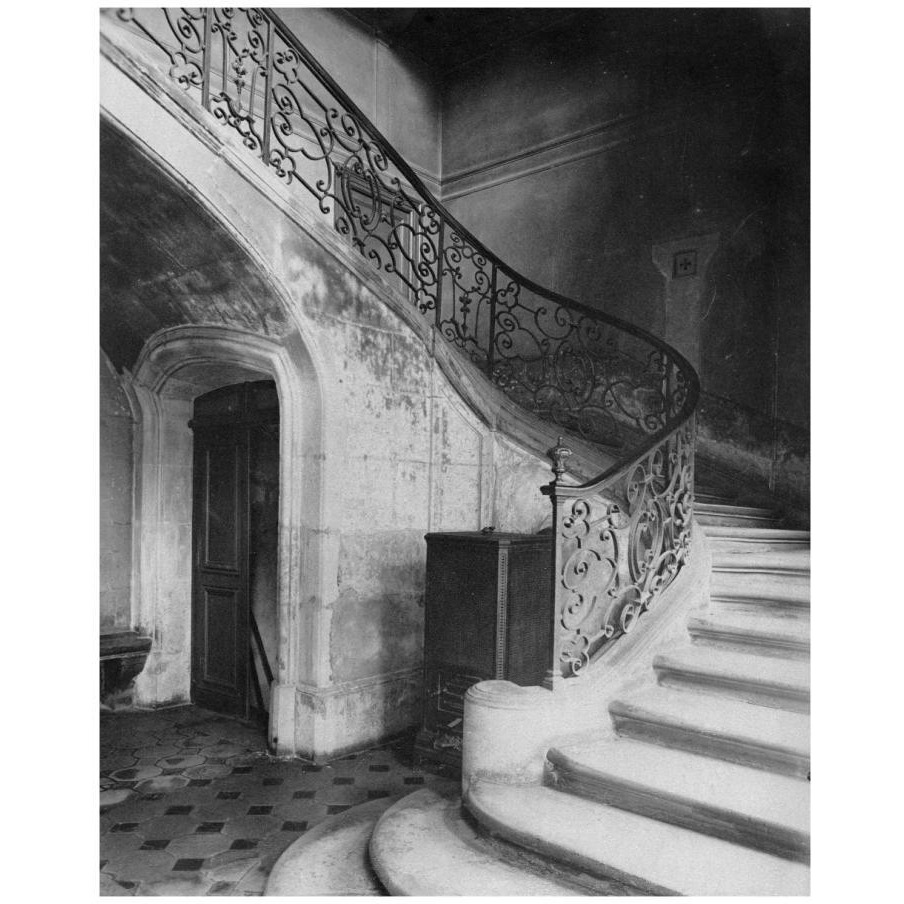 Paris, 1900 - Staircase, Htel de Brinvilliers, rue Charles V-Paper Art-15&quotx18"