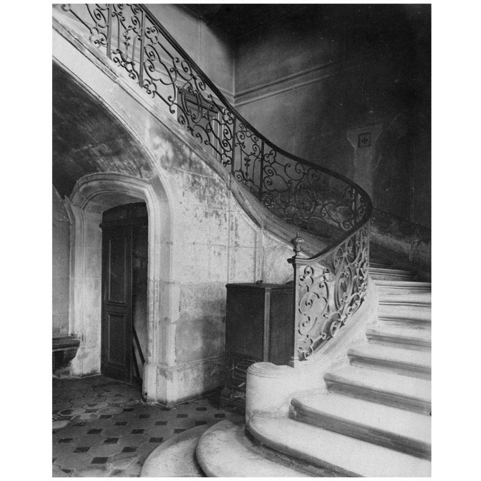 Paris, 1900 - Staircase, Htel de Brinvilliers, rue Charles V-Paper Art-26&quotx32"