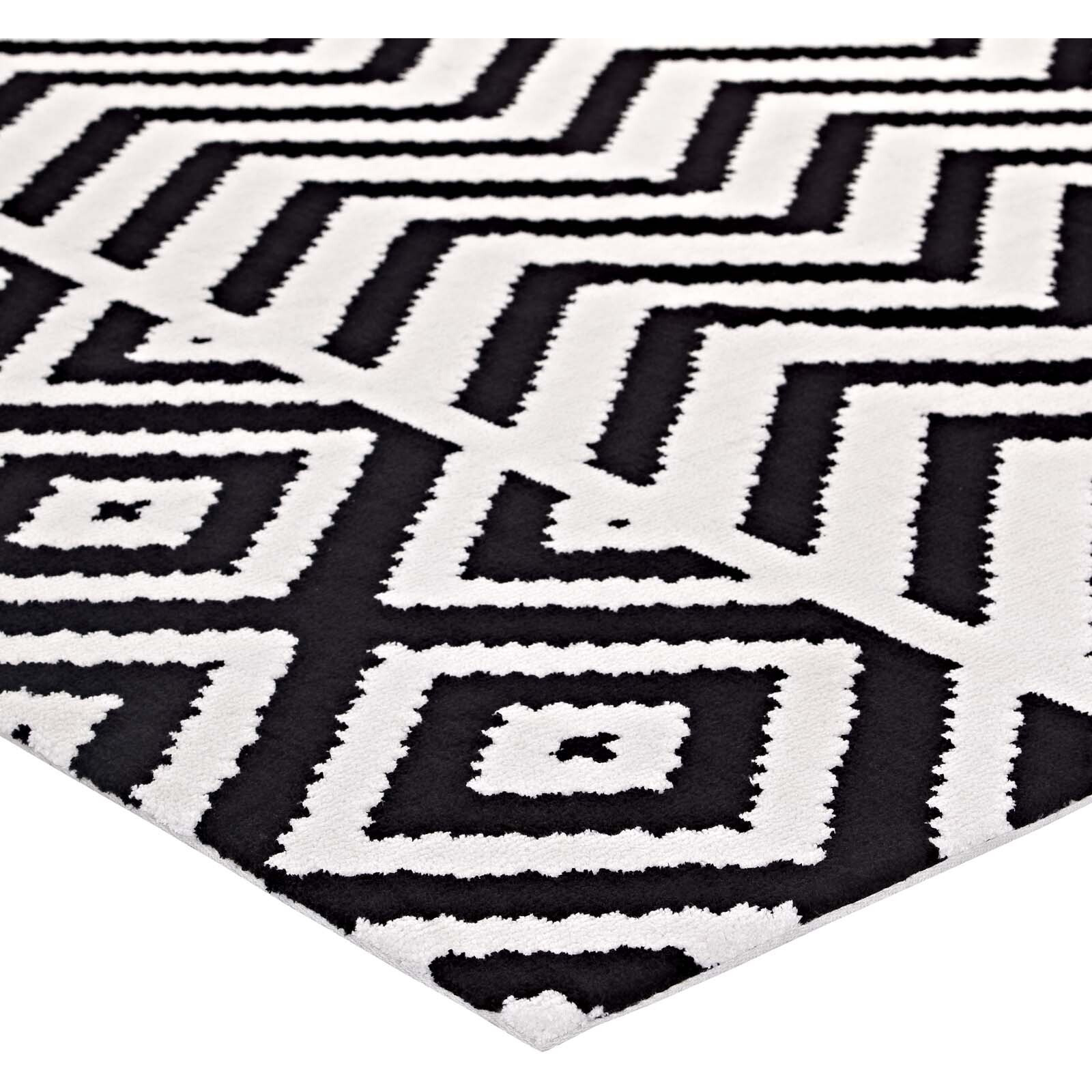 Ailani Geometric Chevron / Diamond 8x10 Area Rug - Black and White