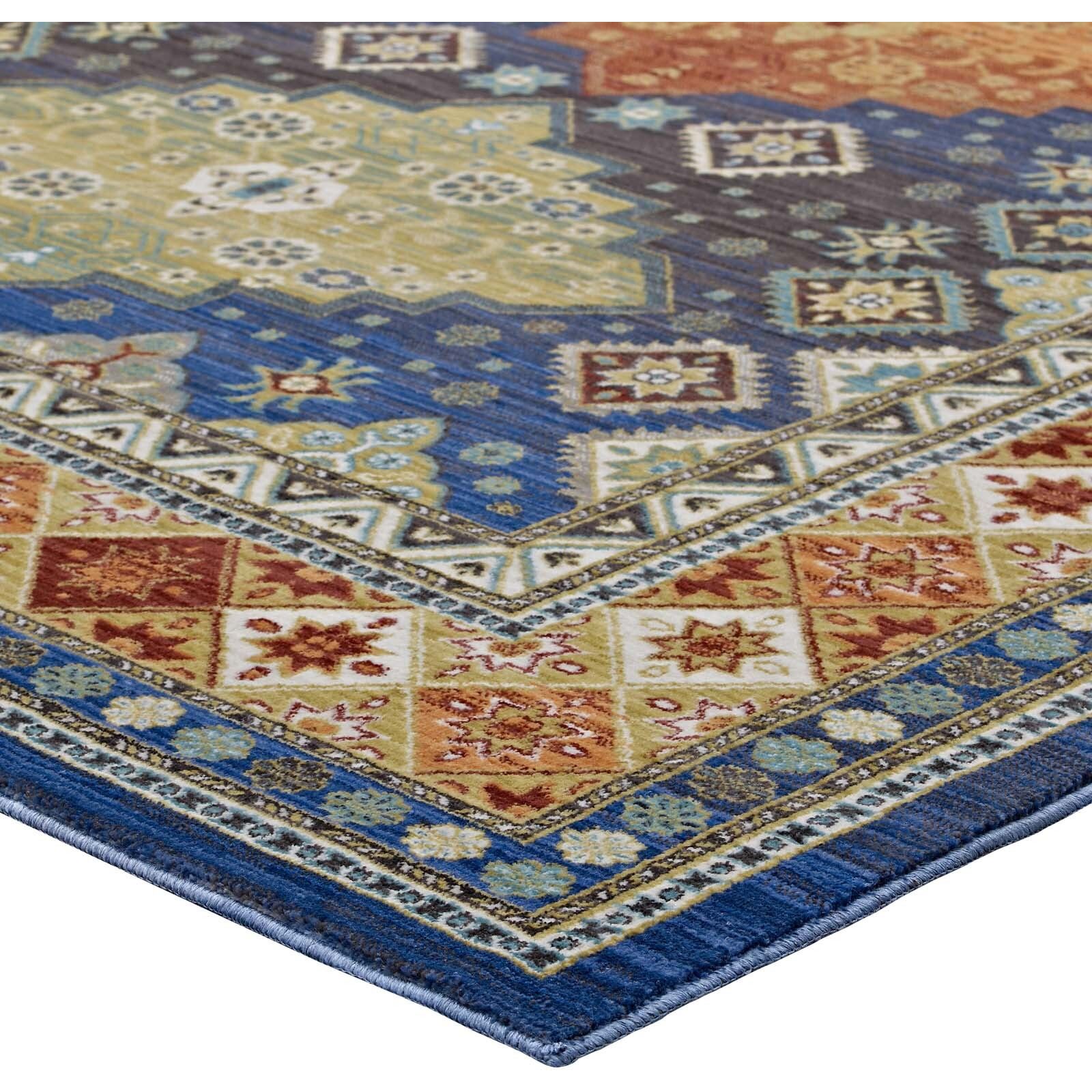Atzi  Distressed Southwestern Diamond Floral 4x6 Area Rug - Multicolored