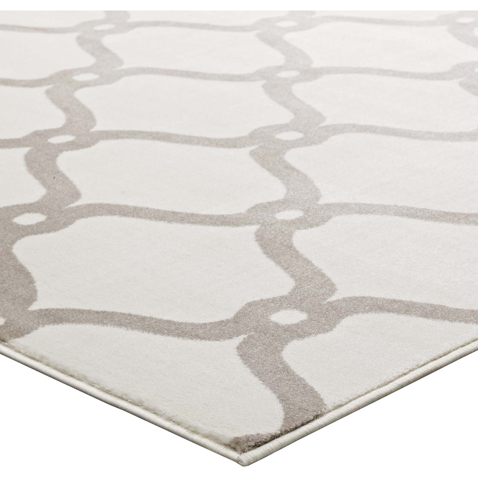 Beltara Chain Link Transitional Trellis 8x10 Area Rug - Beige and Ivory